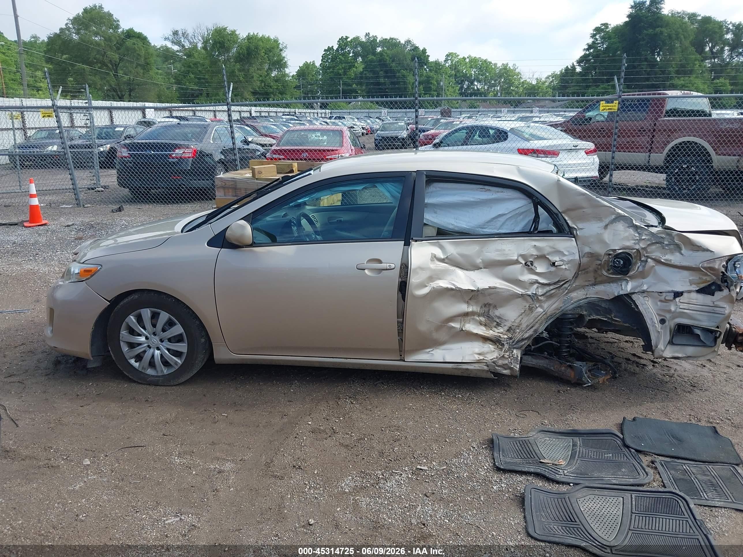2012 Toyota Corolla Le Beige vin: 2T1BU4EE4CC837787