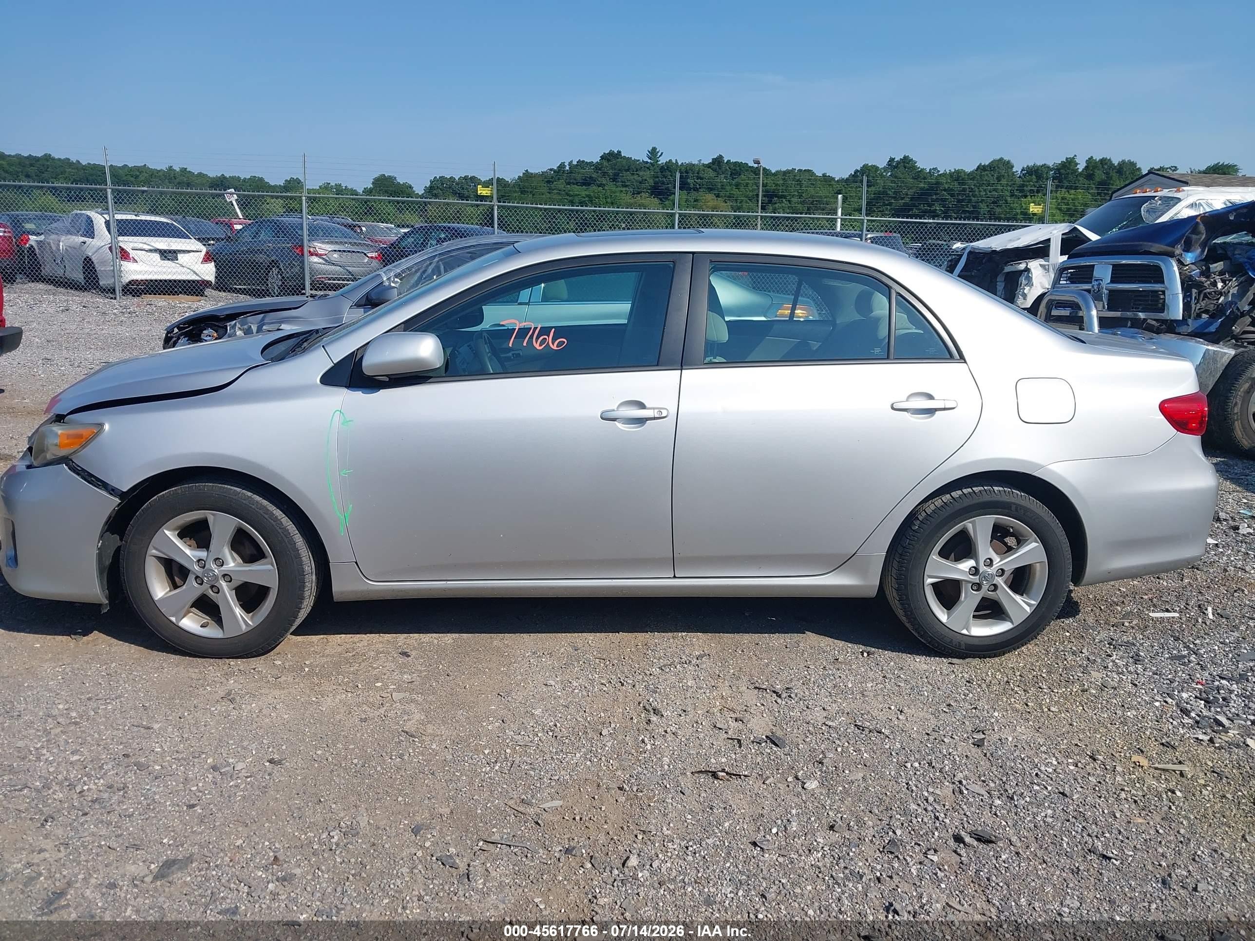 2012 Toyota Corolla Le Silver vin: 2T1BU4EE4CC871325