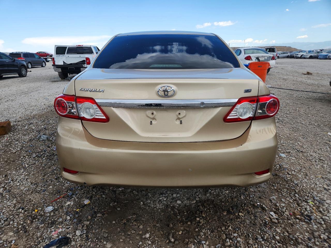 2012 Toyota Corolla Le Gold vin: 2T1BU4EE4CC871759