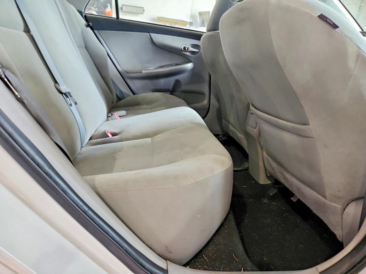 2012 Toyota Corolla Le White vin: 2T1BU4EE4CC893356