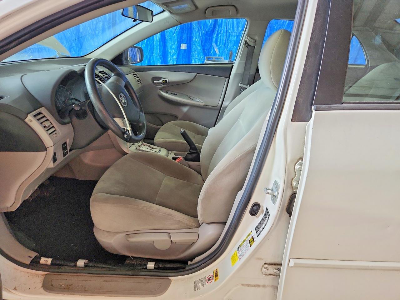 2012 Toyota Corolla Le White vin: 2T1BU4EE4CC893356
