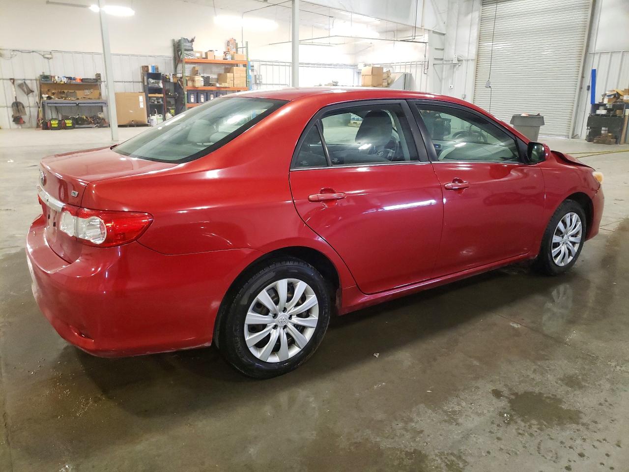2013 Toyota Corolla Le Red vin: 2T1BU4EE4DC001351