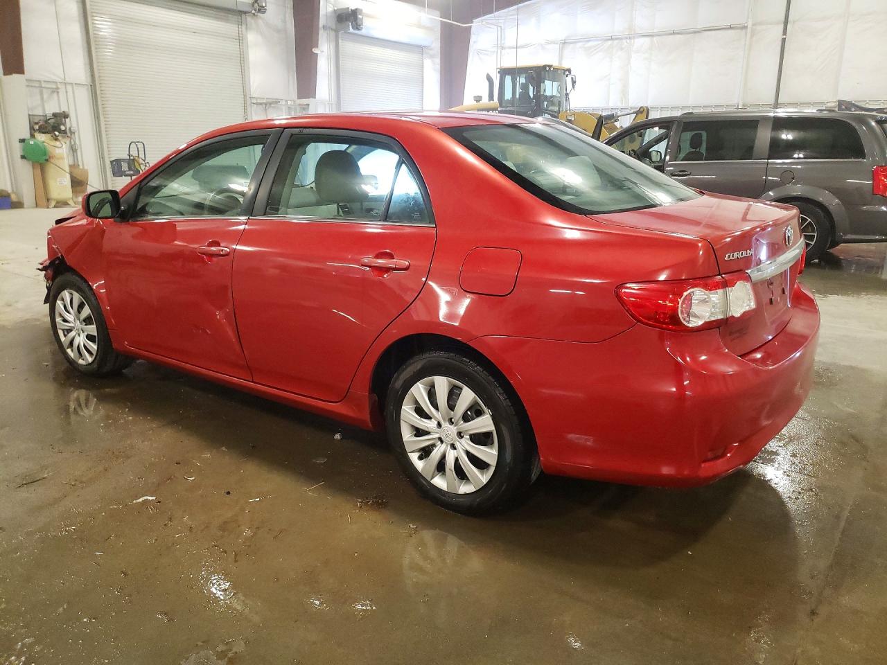 2013 Toyota Corolla Le Red vin: 2T1BU4EE4DC001351