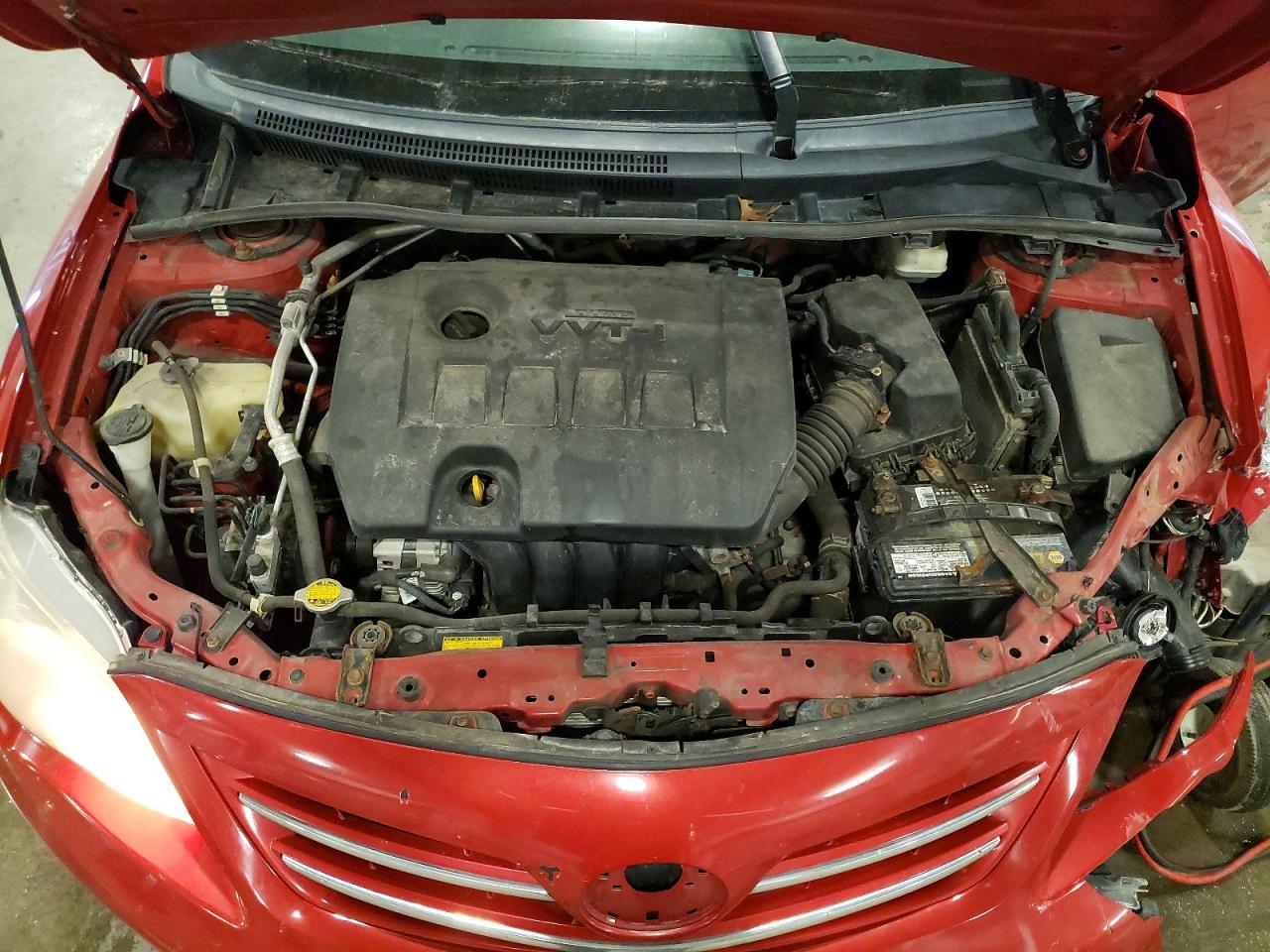 2013 Toyota Corolla Le Red vin: 2T1BU4EE4DC001351