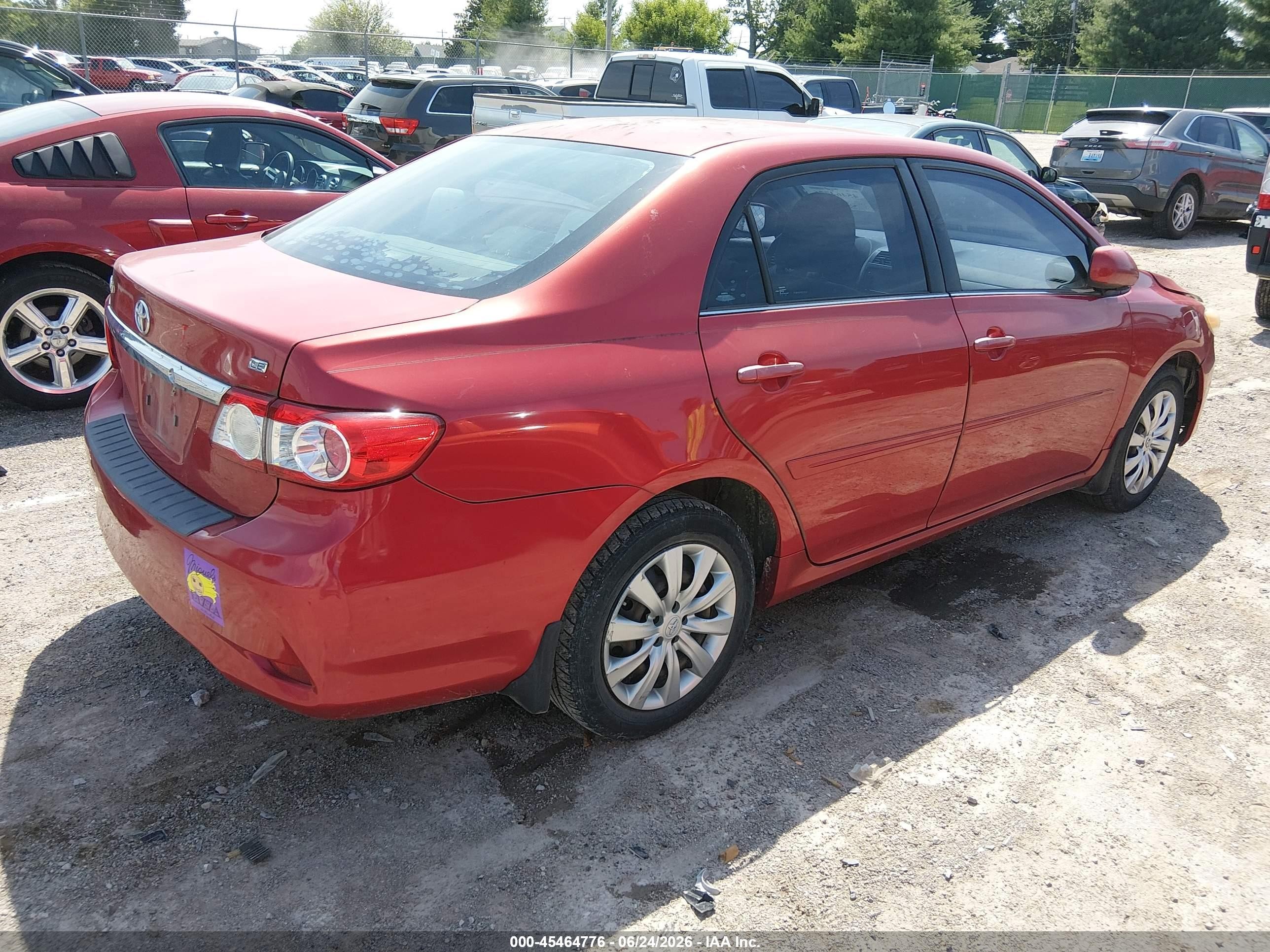 2013 Toyota Corolla Le Red vin: 2T1BU4EE4DC010132