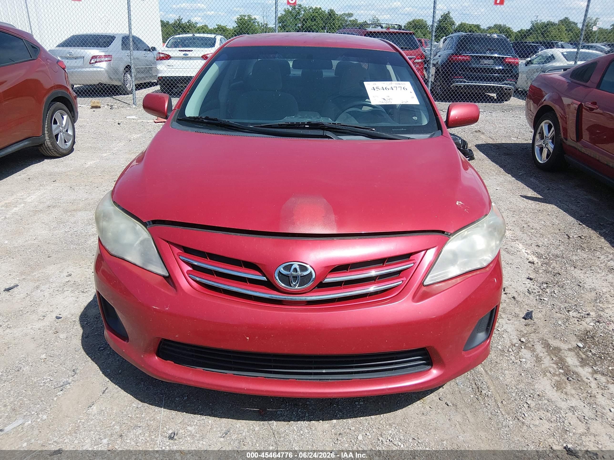 2013 Toyota Corolla Le Red vin: 2T1BU4EE4DC010132