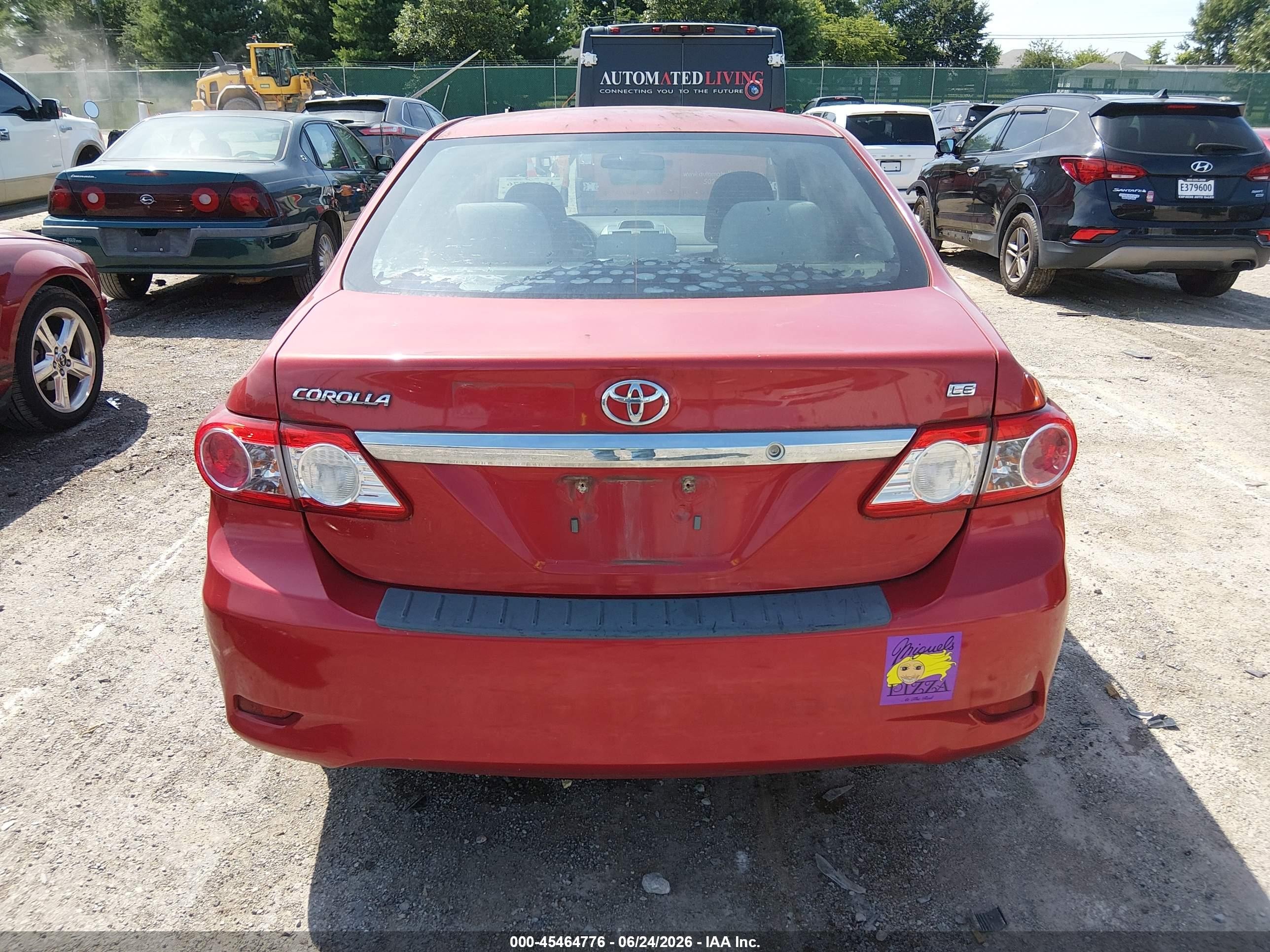 2013 Toyota Corolla Le Red vin: 2T1BU4EE4DC010132
