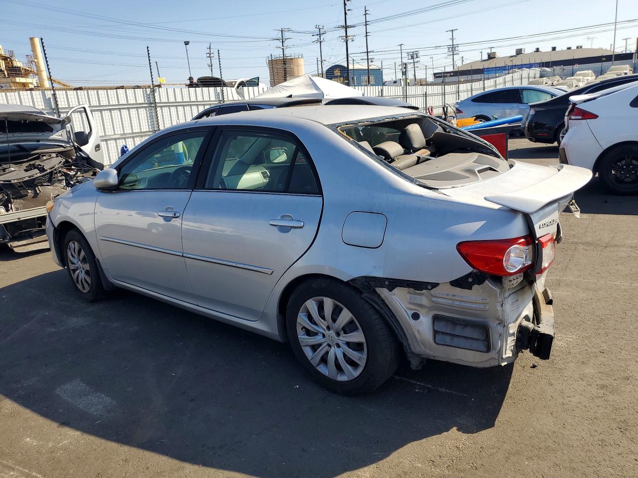2013 Toyota Corolla Le Silver vin: 2T1BU4EE4DC019090