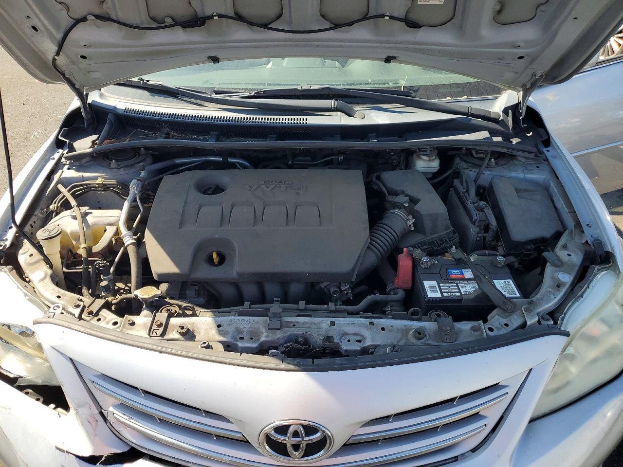 2013 Toyota Corolla Le Silver vin: 2T1BU4EE4DC019090
