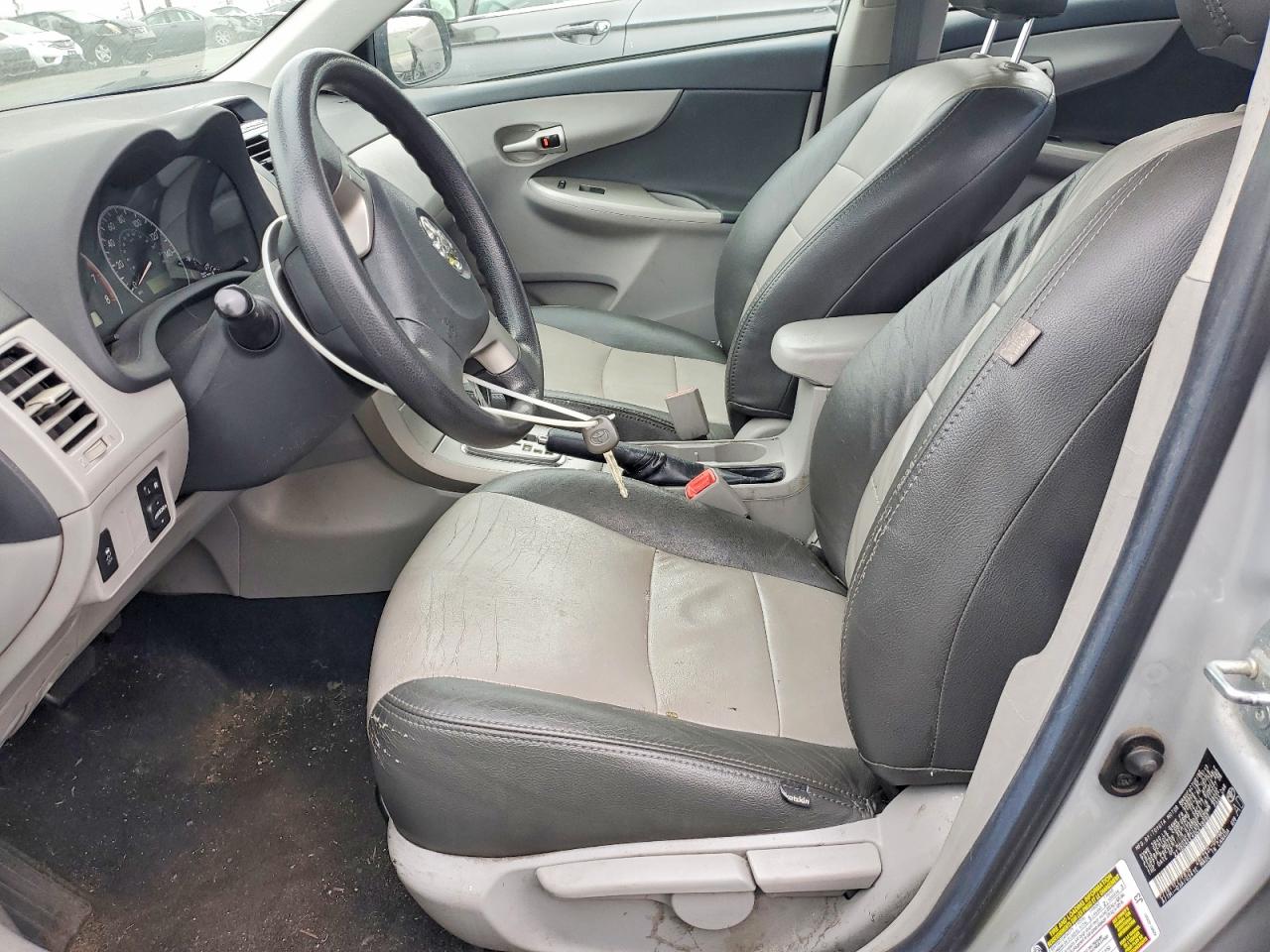 2013 Toyota Corolla Le Silver vin: 2T1BU4EE4DC019090