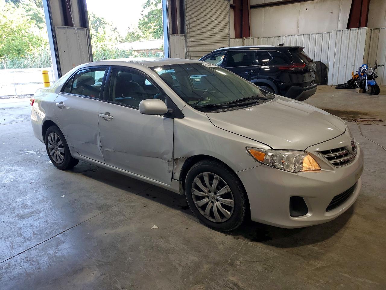 2013 Toyota Corolla Le Silver vin: 2T1BU4EE4DC019350