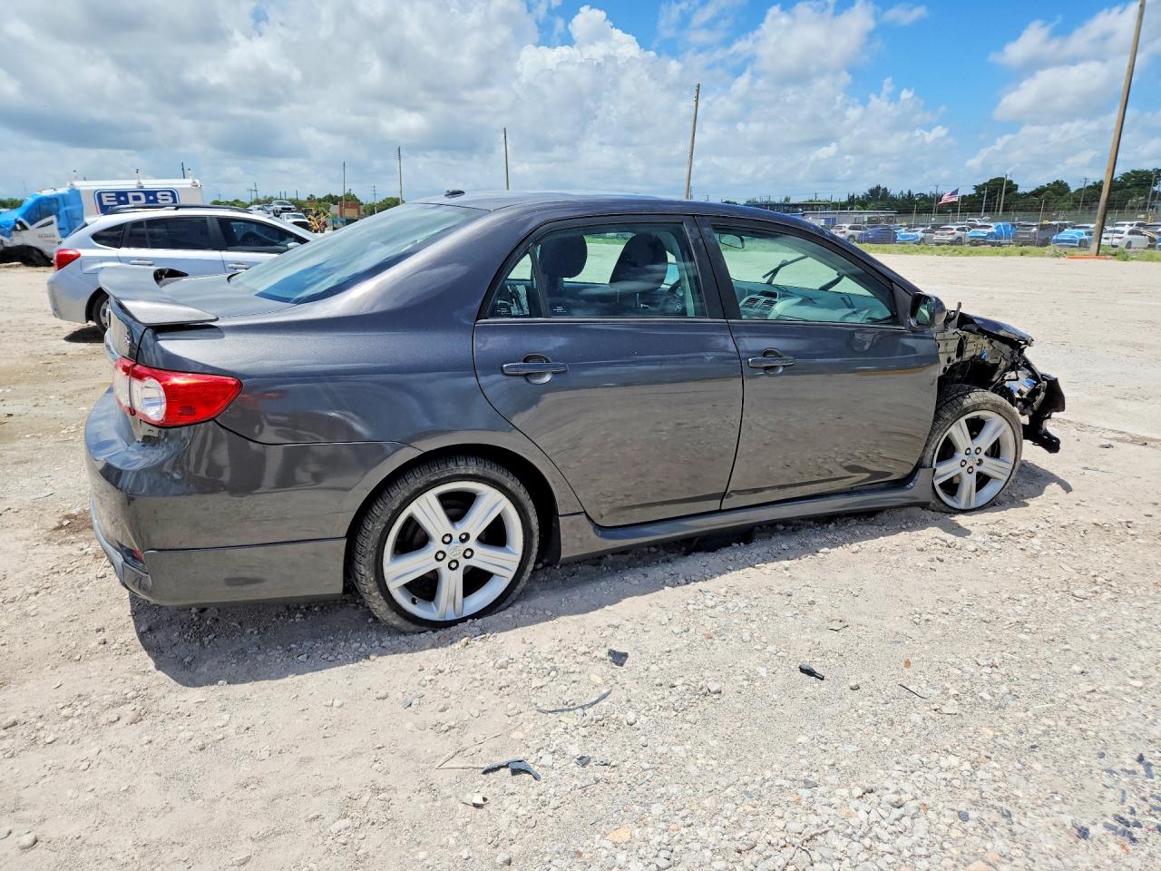 2013 Toyota Corolla S Серый vin: 2T1BU4EE4DC027447