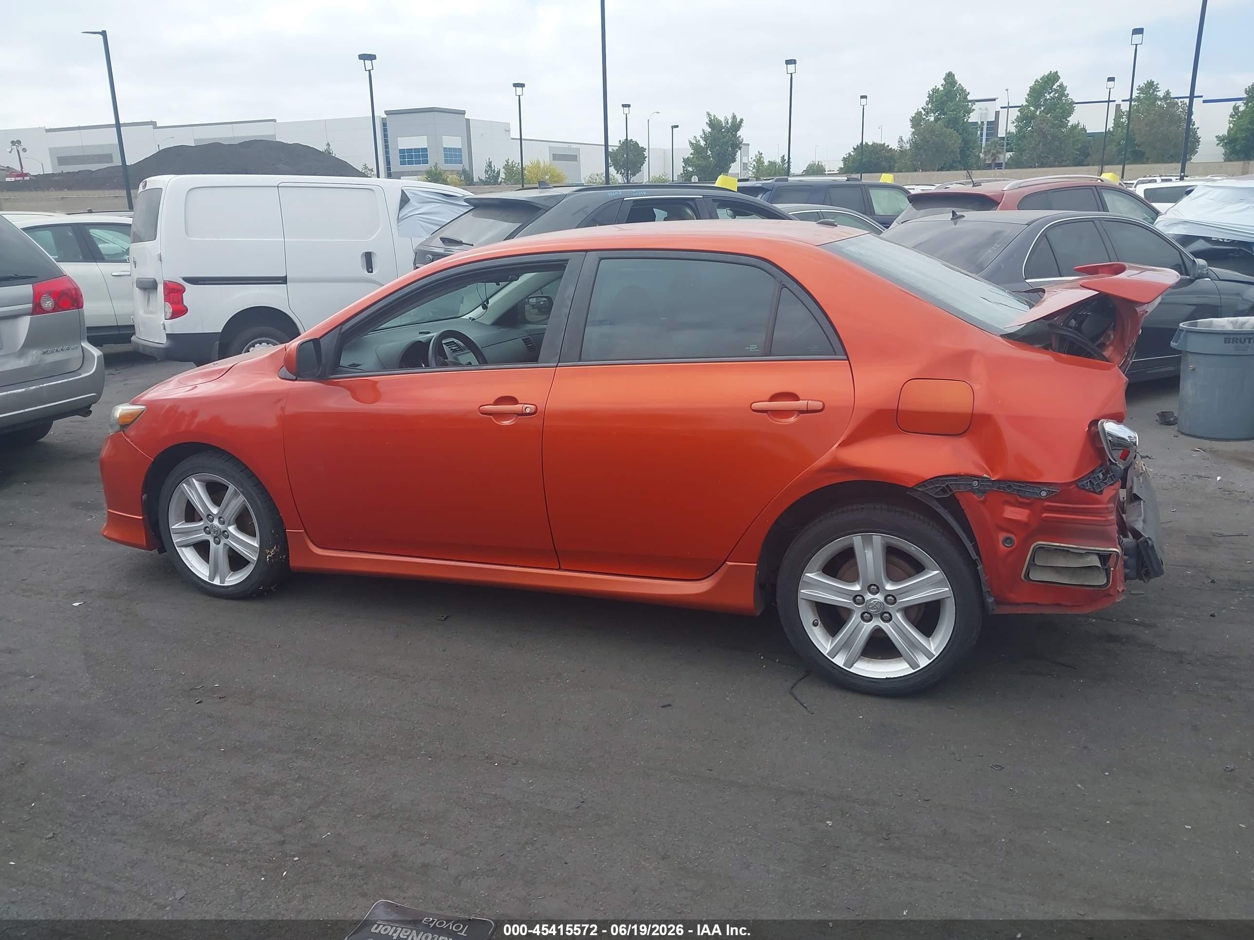 2013 Toyota Corolla S Special Edition Orange vin: 2T1BU4EE4DC078656