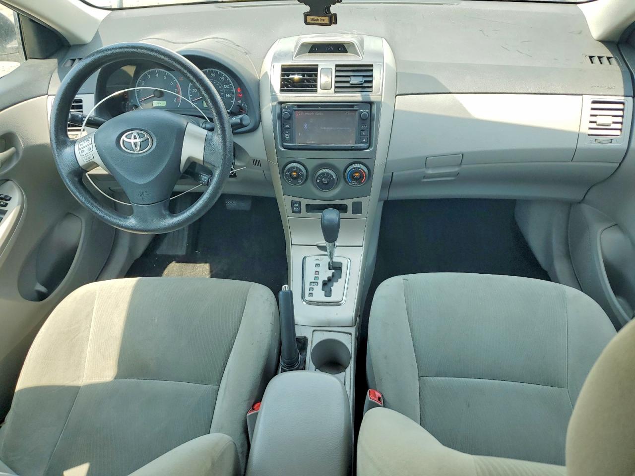 2013 Toyota Corolla Le White vin: 2T1BU4EE4DC106696