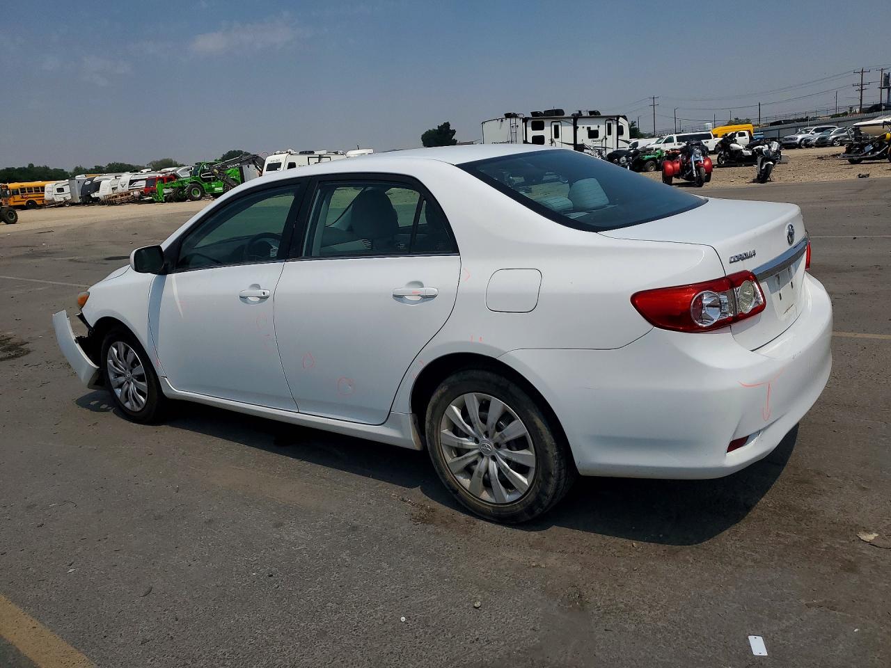 2013 Toyota Corolla Le White vin: 2T1BU4EE4DC106696