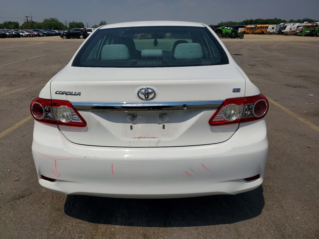 2013 Toyota Corolla Le White vin: 2T1BU4EE4DC106696