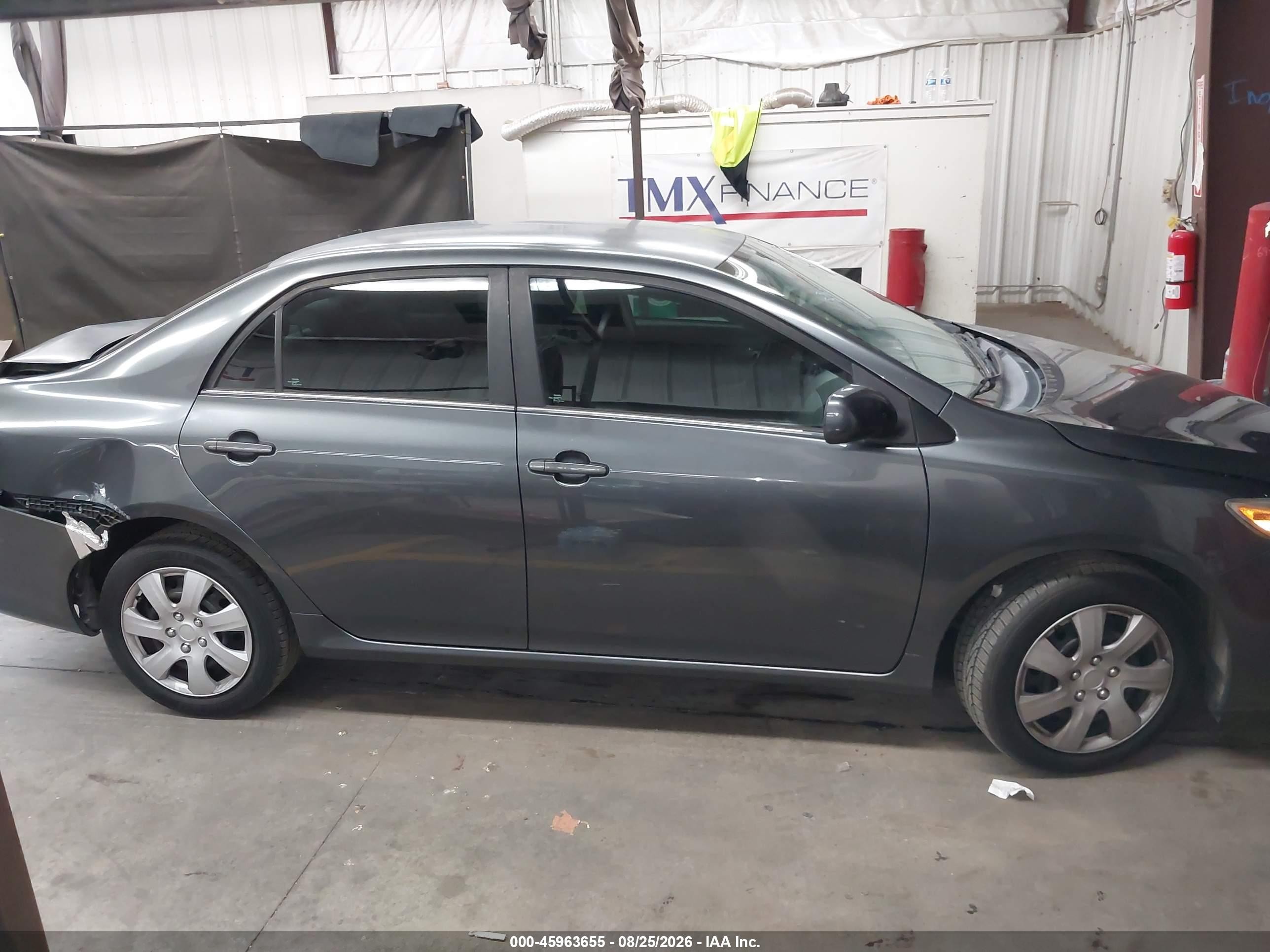 2013 Toyota Corolla Le Gray vin: 2T1BU4EE4DC106830