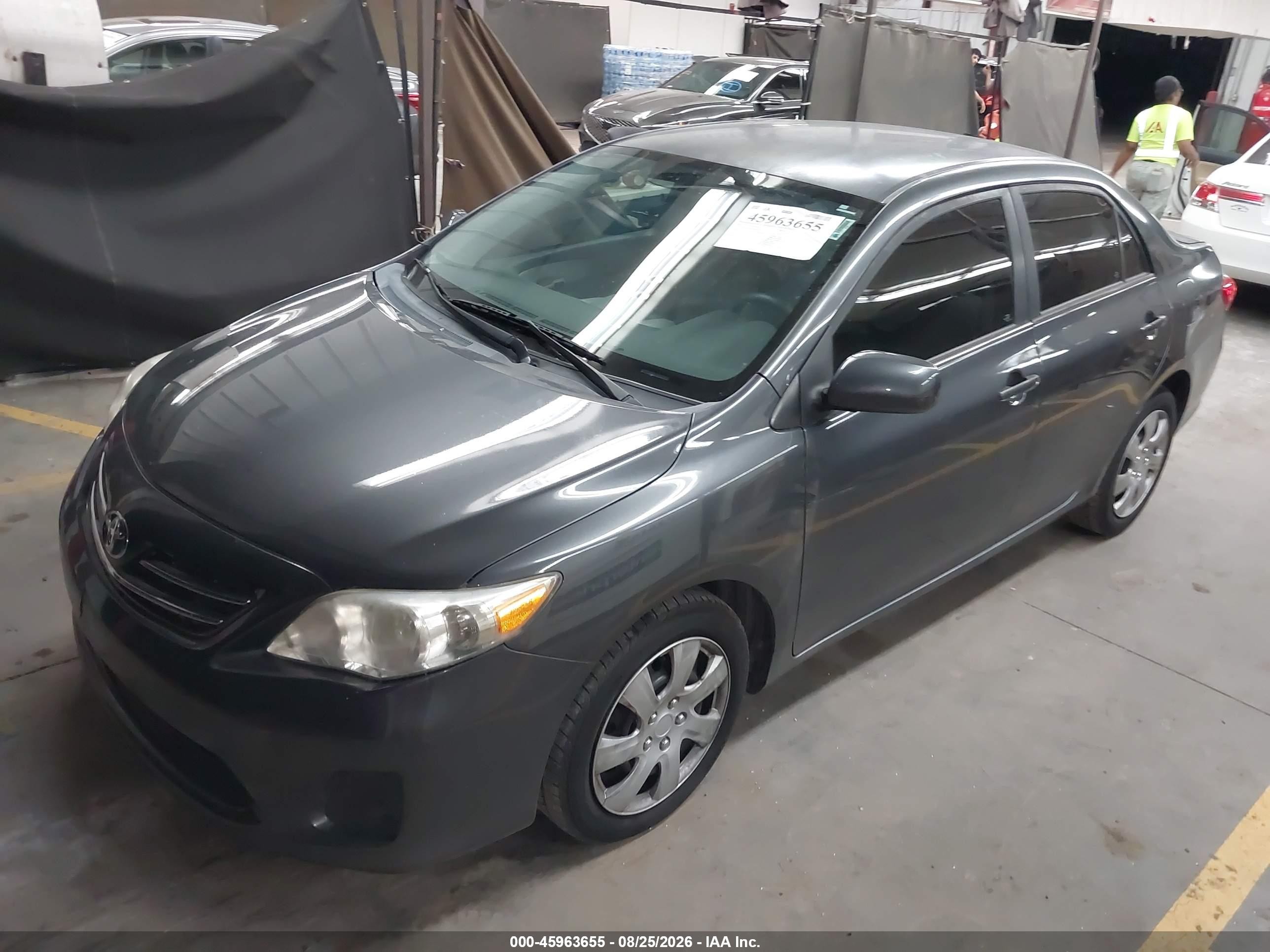 2013 Toyota Corolla Le Gray vin: 2T1BU4EE4DC106830