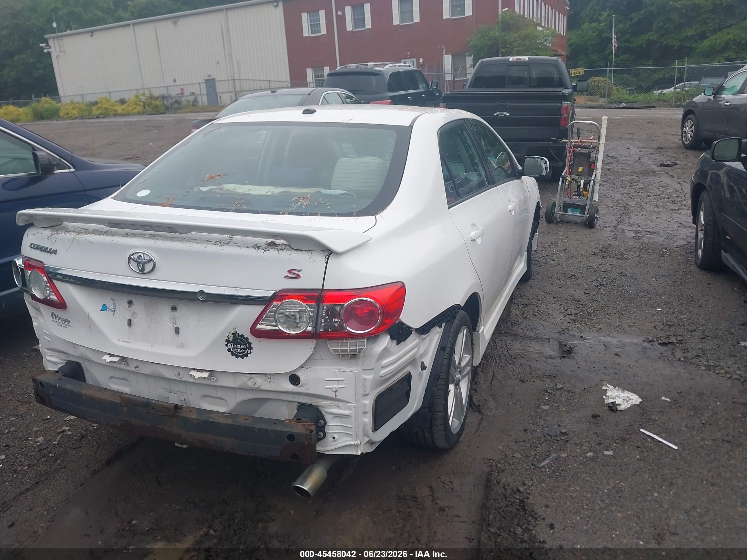 2013 Toyota Corolla S White vin: 2T1BU4EE4DC120551