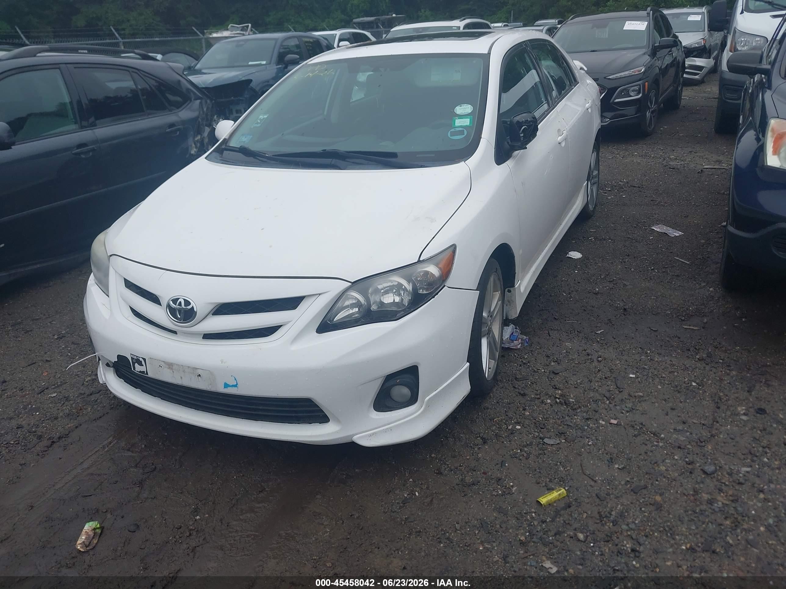2013 Toyota Corolla S White vin: 2T1BU4EE4DC120551