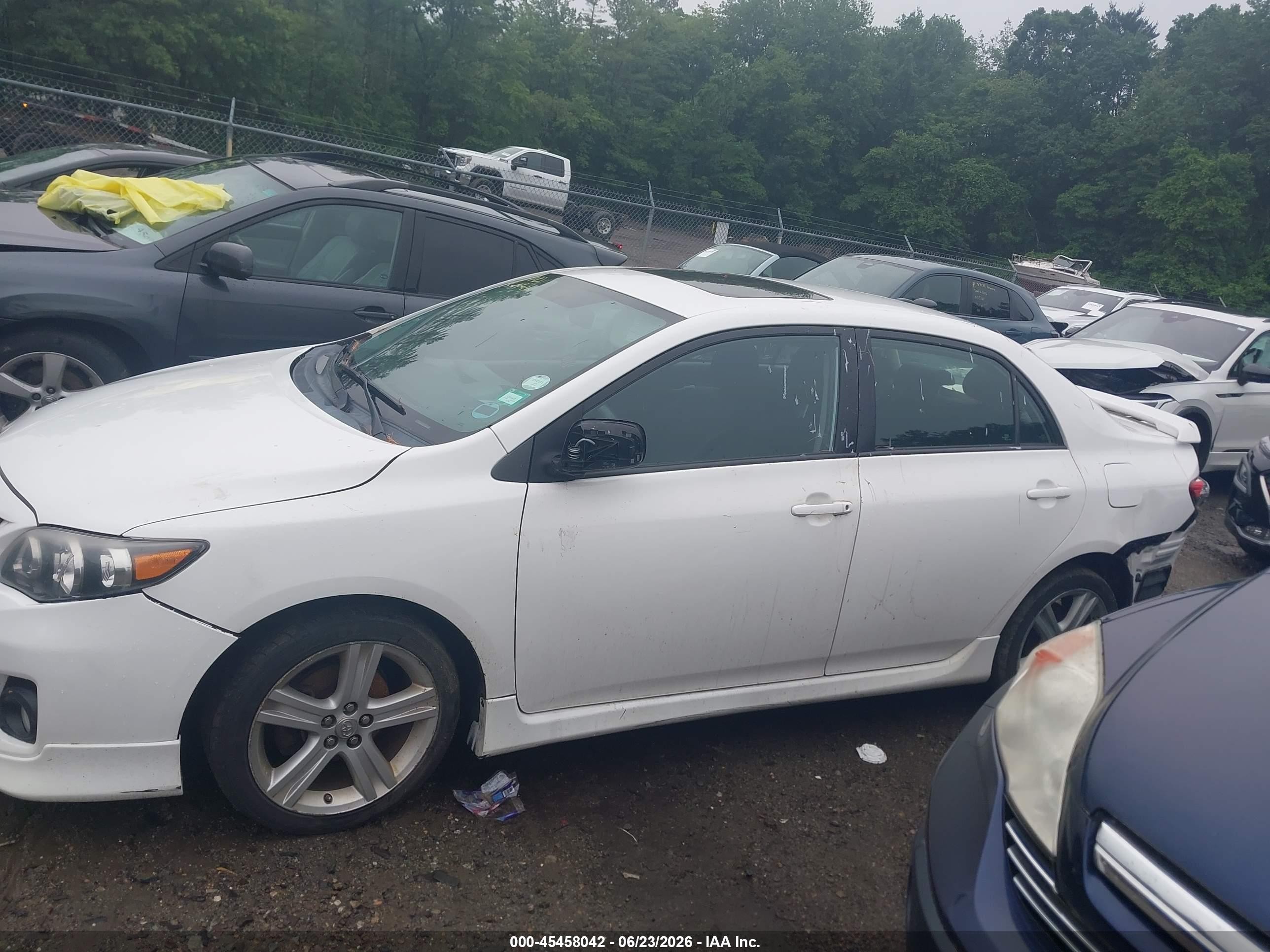 2013 Toyota Corolla S White vin: 2T1BU4EE4DC120551