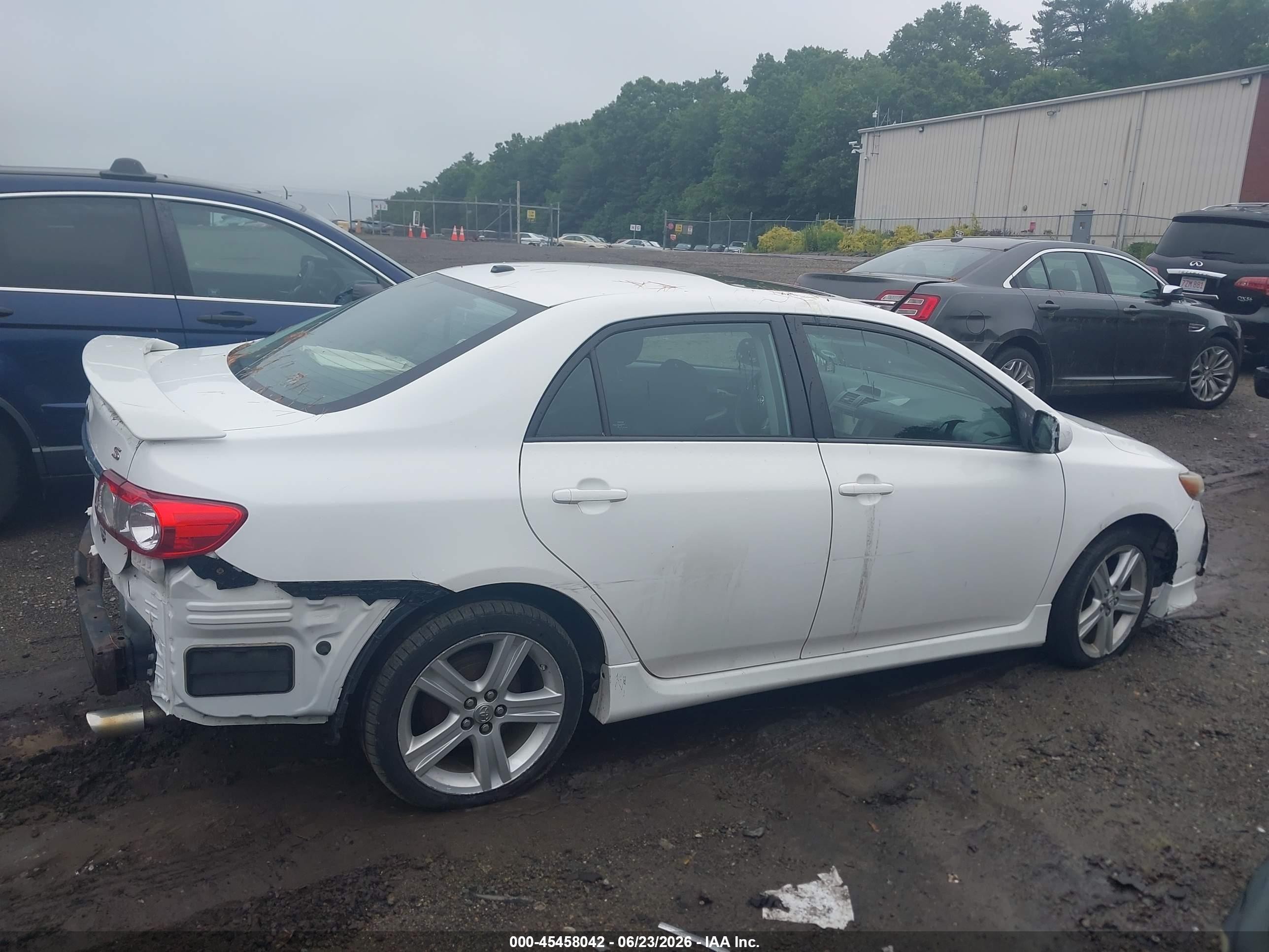 2013 Toyota Corolla S White vin: 2T1BU4EE4DC120551