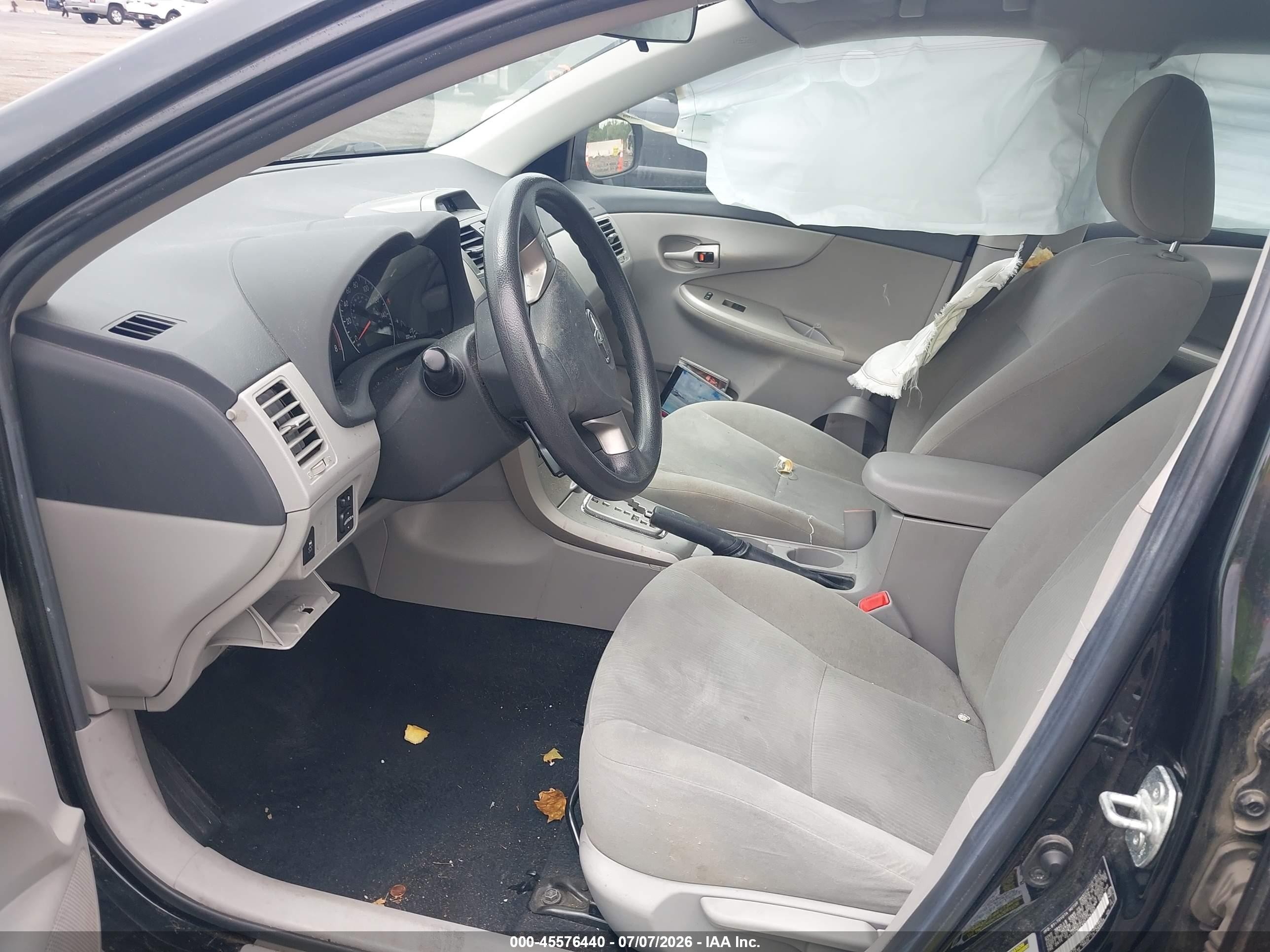 2013 Toyota Corolla Le Black vin: 2T1BU4EE4DC124390