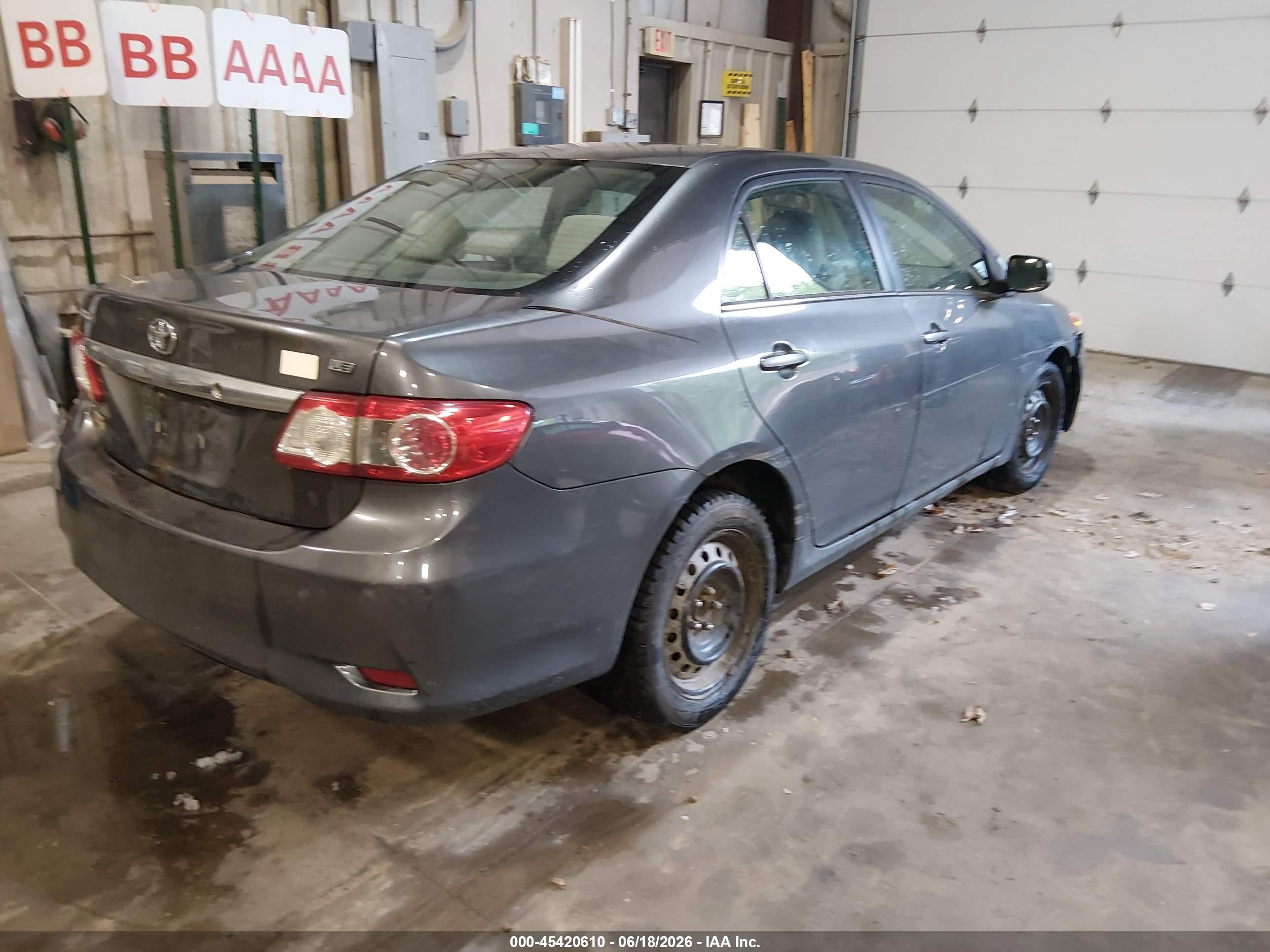 2013 Toyota Corolla Le Серый vin: 2T1BU4EE4DC127046