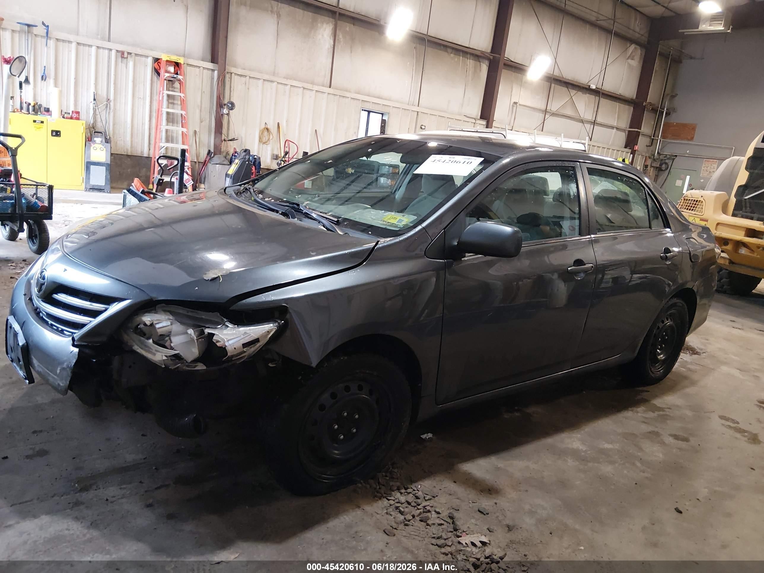 2013 Toyota Corolla Le Серый vin: 2T1BU4EE4DC127046