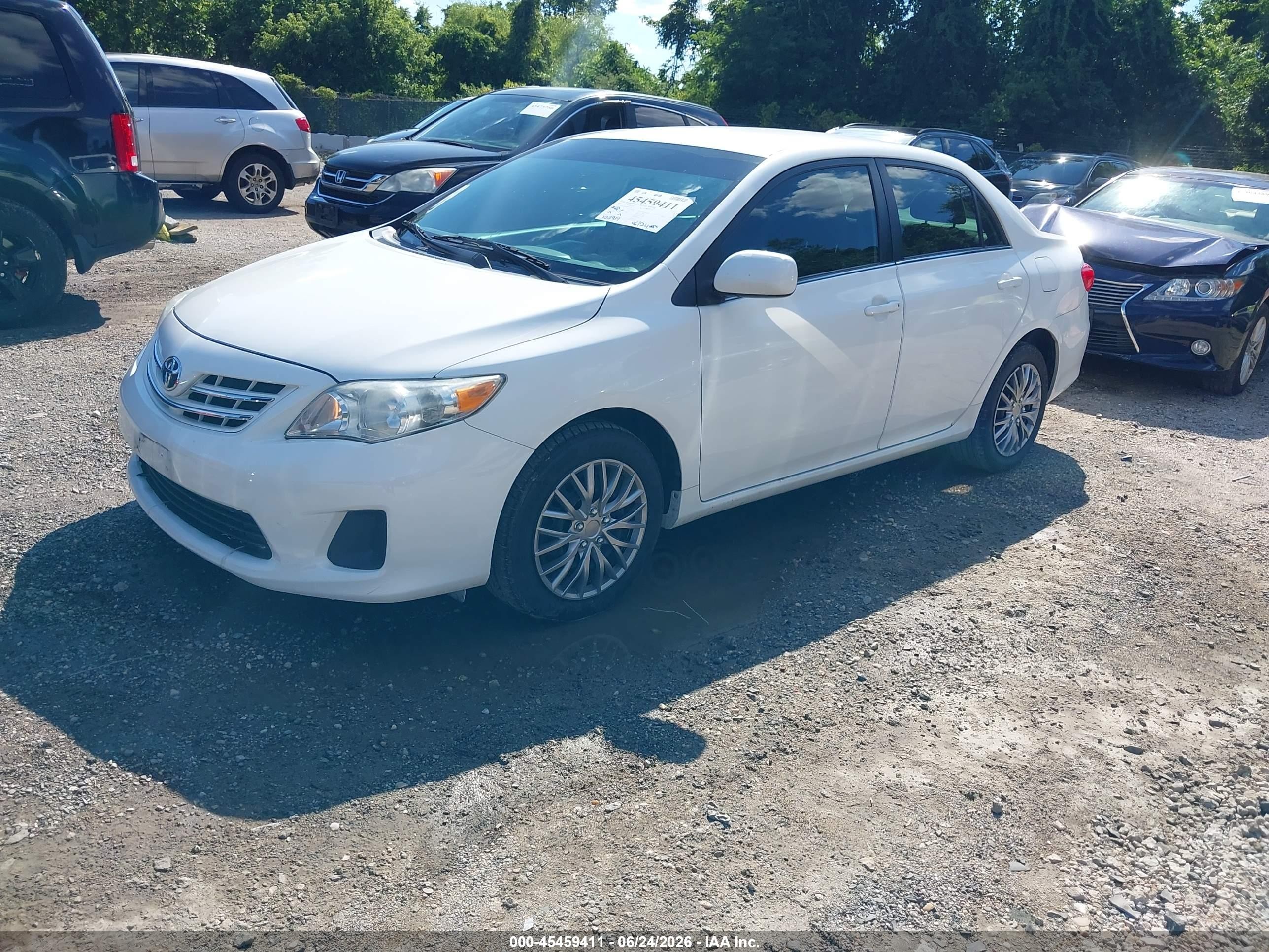 2013 Toyota Corolla Le White vin: 2T1BU4EE4DC934764