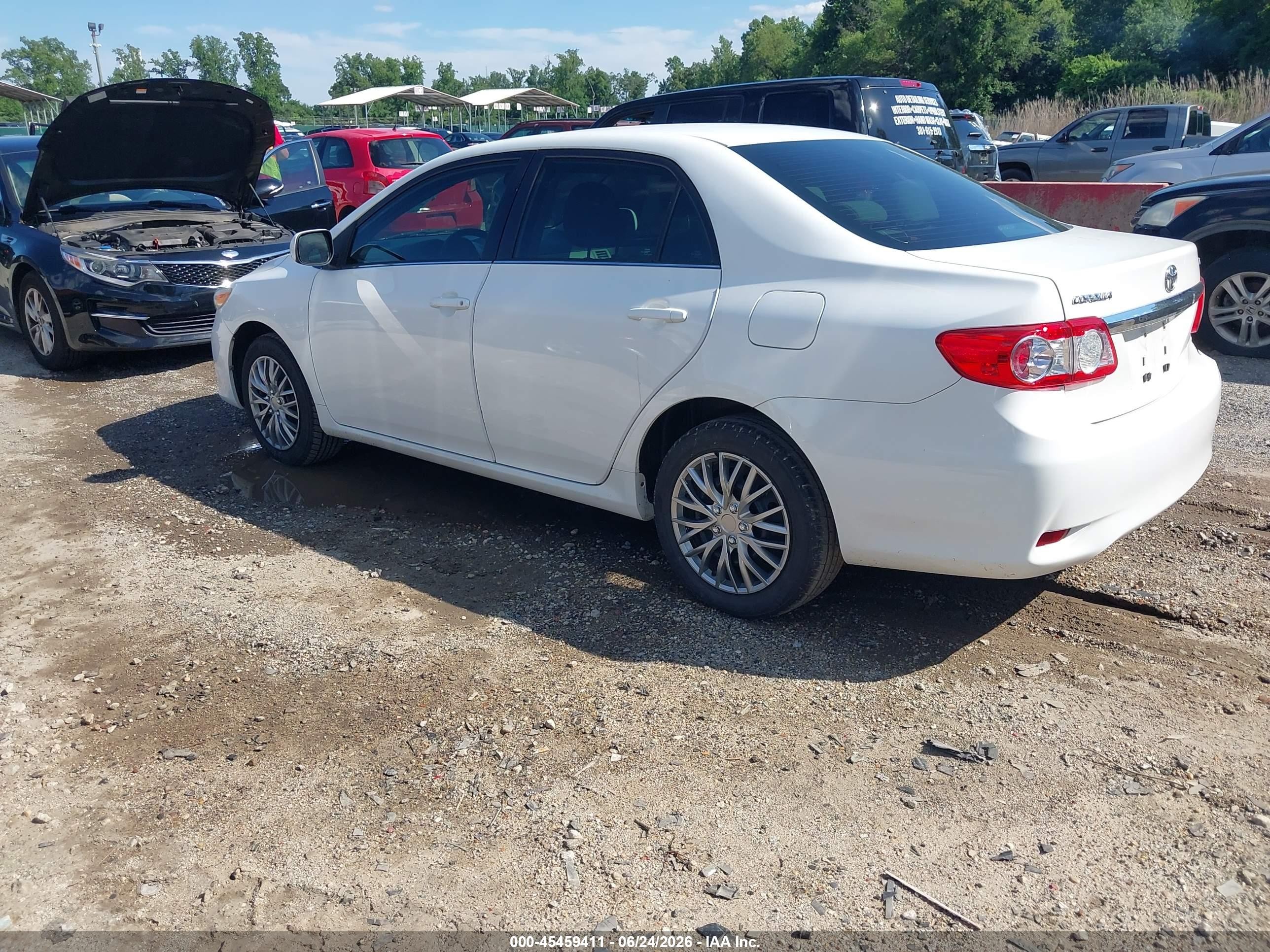 2013 Toyota Corolla Le White vin: 2T1BU4EE4DC934764