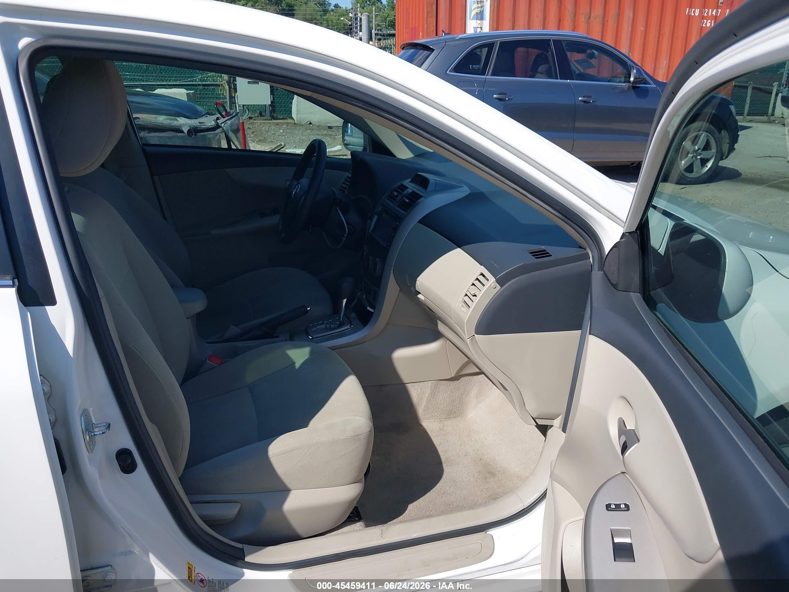 2013 Toyota Corolla Le White vin: 2T1BU4EE4DC934764