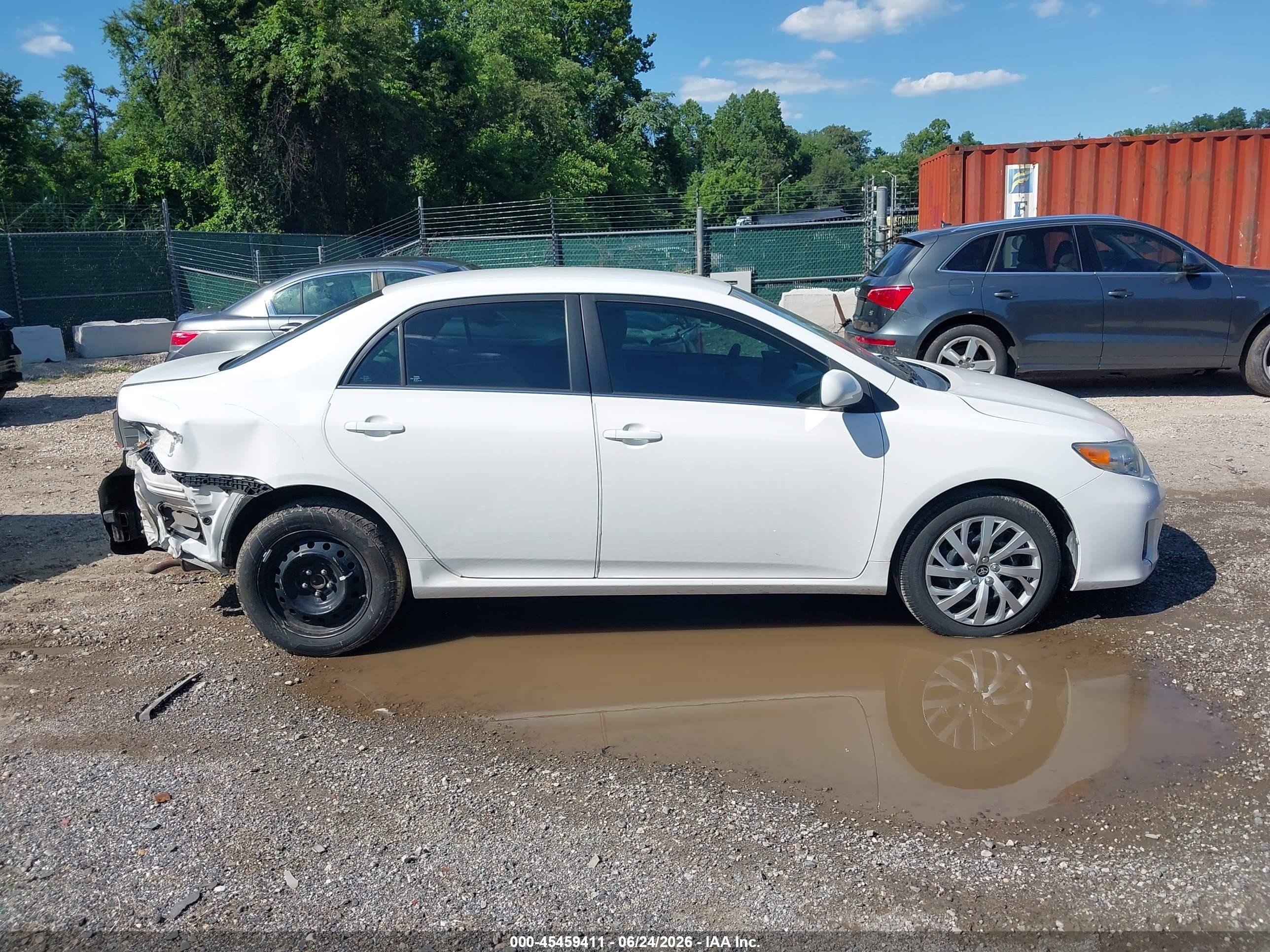 2013 Toyota Corolla Le White vin: 2T1BU4EE4DC934764