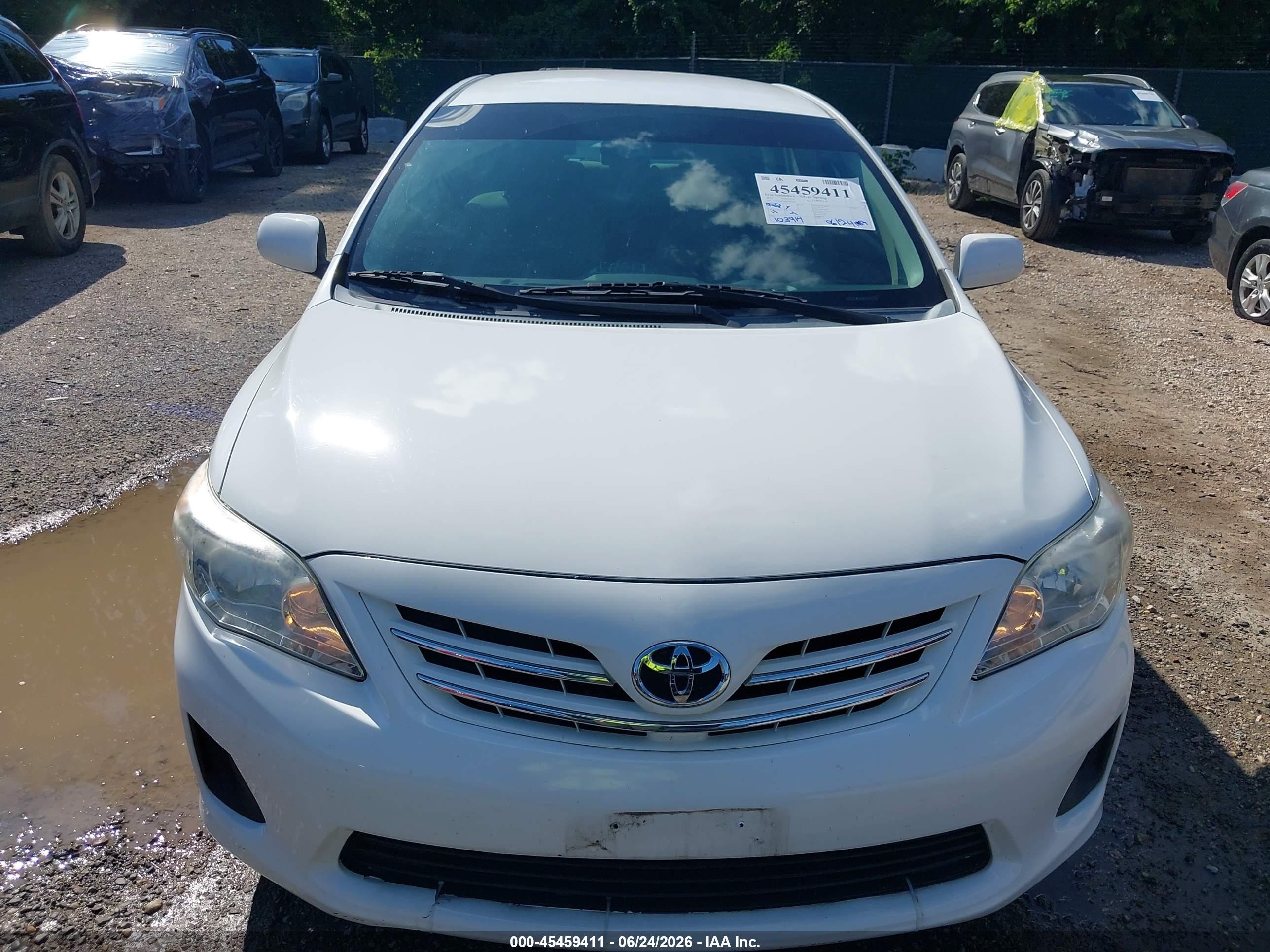 2013 Toyota Corolla Le White vin: 2T1BU4EE4DC934764