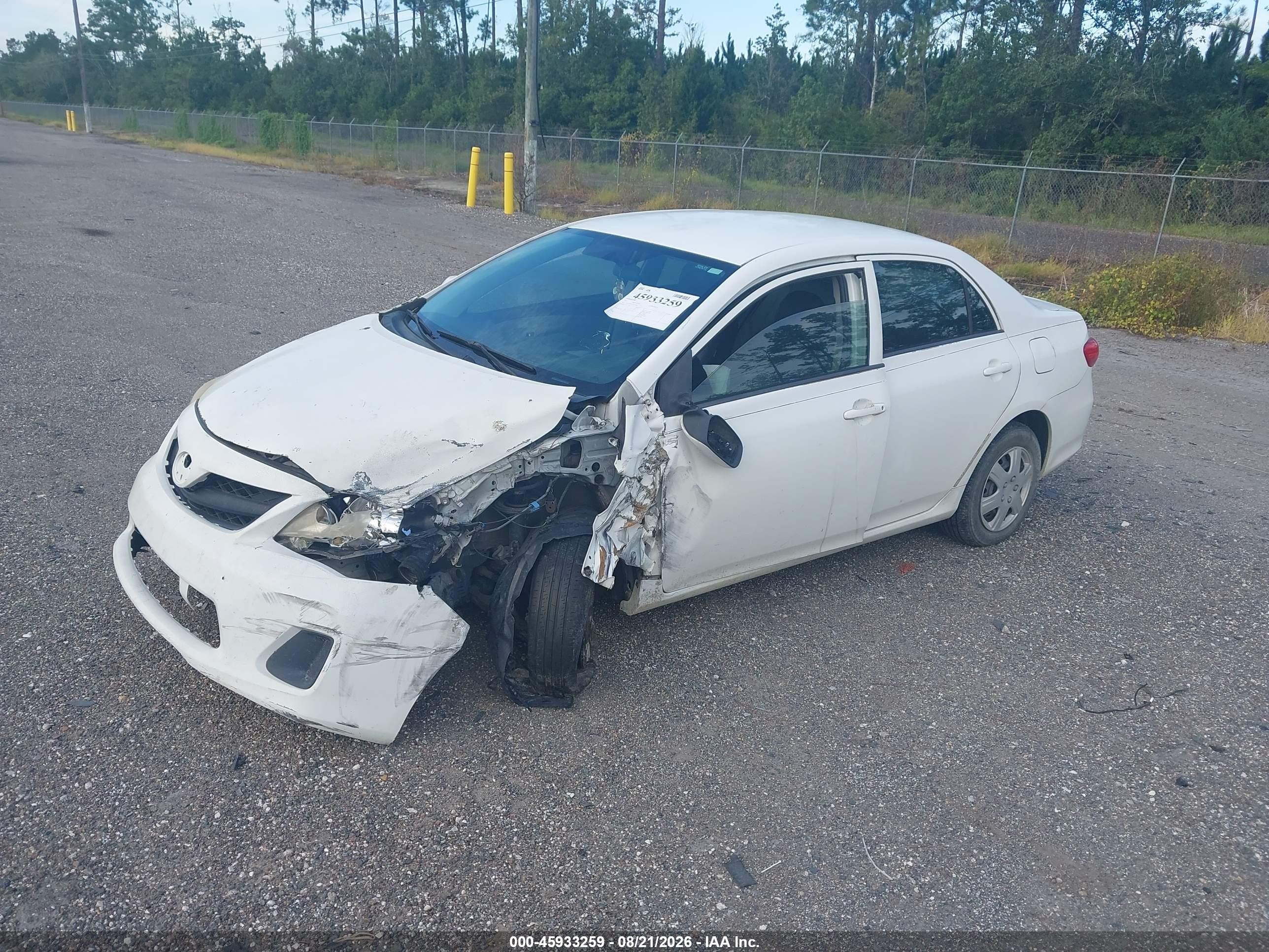2013 Toyota Corolla L White vin: 2T1BU4EE4DC939804