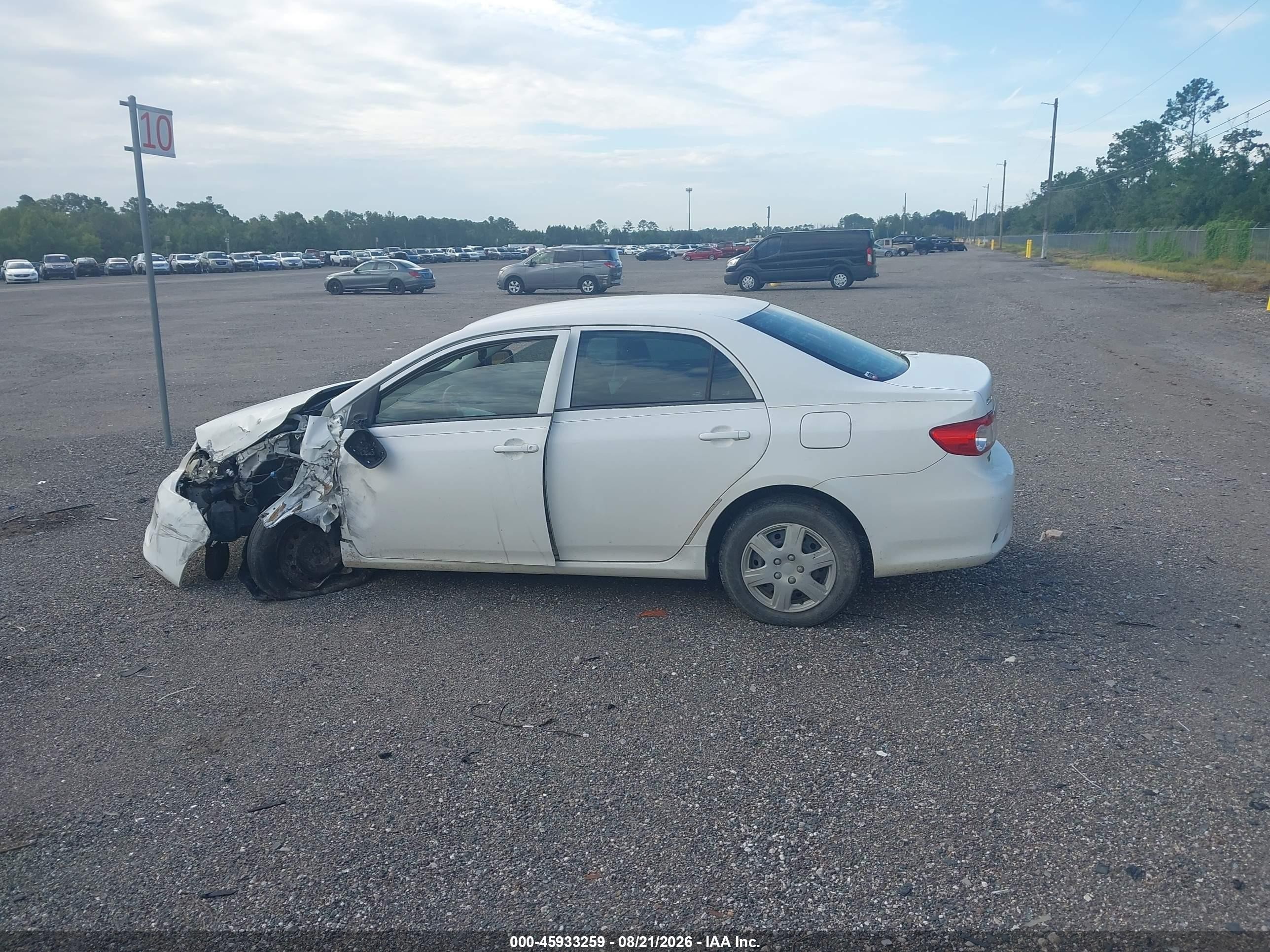2013 Toyota Corolla L White vin: 2T1BU4EE4DC939804