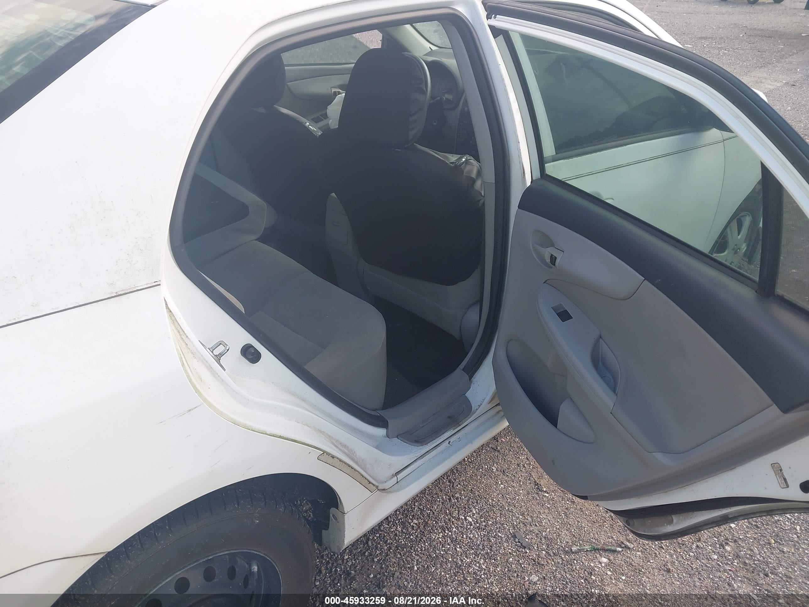 2013 Toyota Corolla L White vin: 2T1BU4EE4DC939804