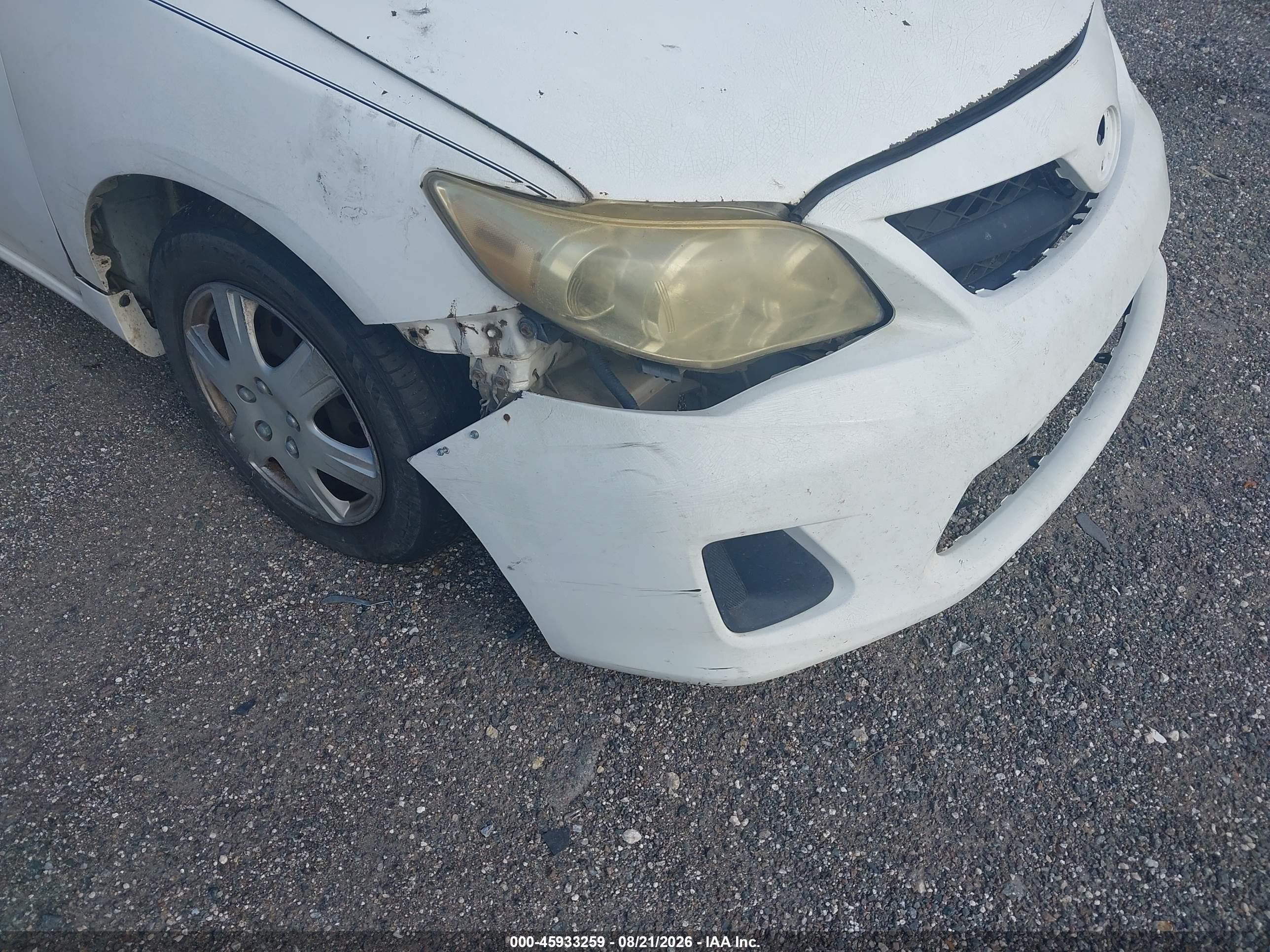 2013 Toyota Corolla L White vin: 2T1BU4EE4DC939804