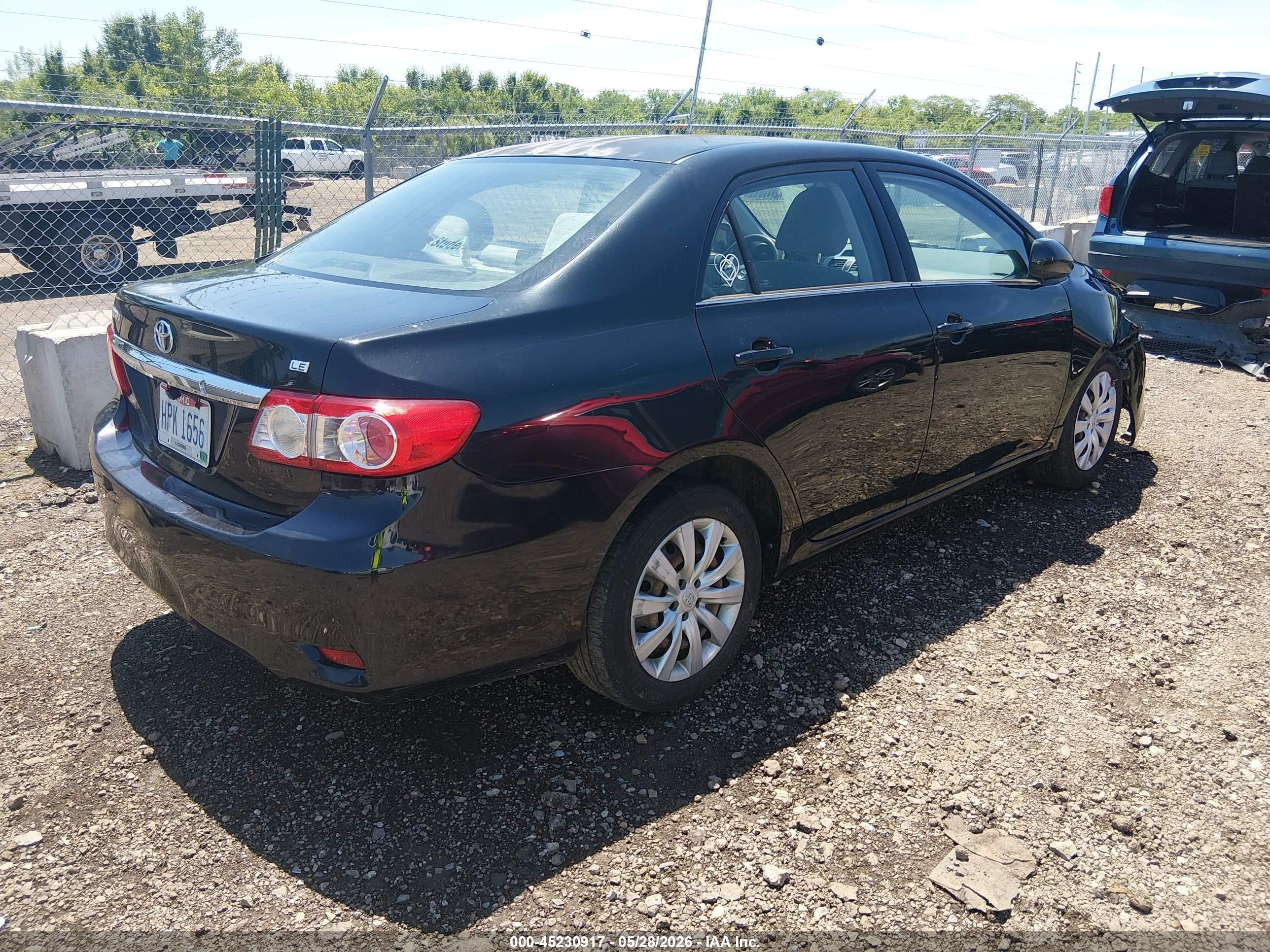 2013 Toyota Corolla Le Black vin: 2T1BU4EE4DC940483