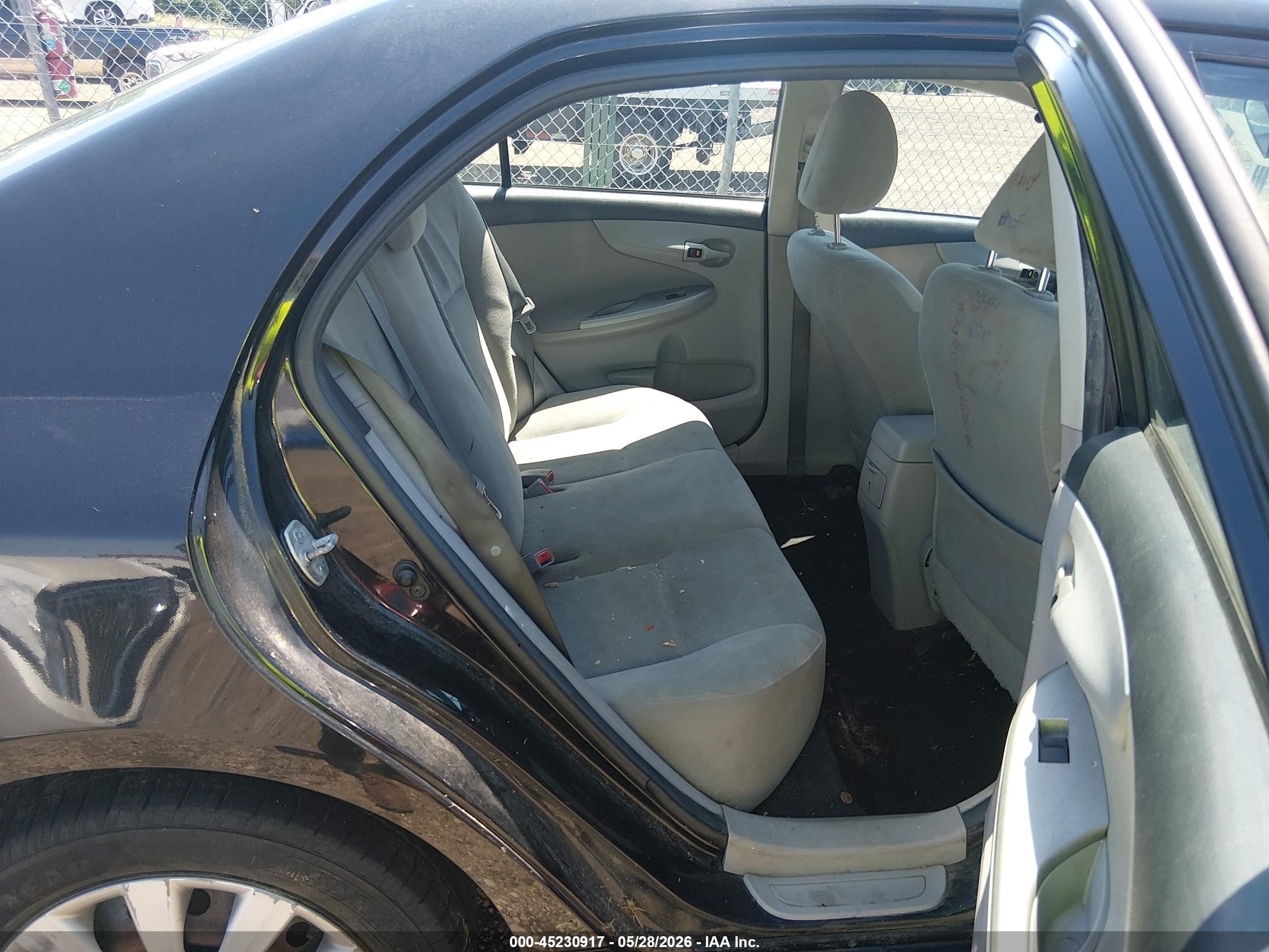 2013 Toyota Corolla Le Black vin: 2T1BU4EE4DC940483