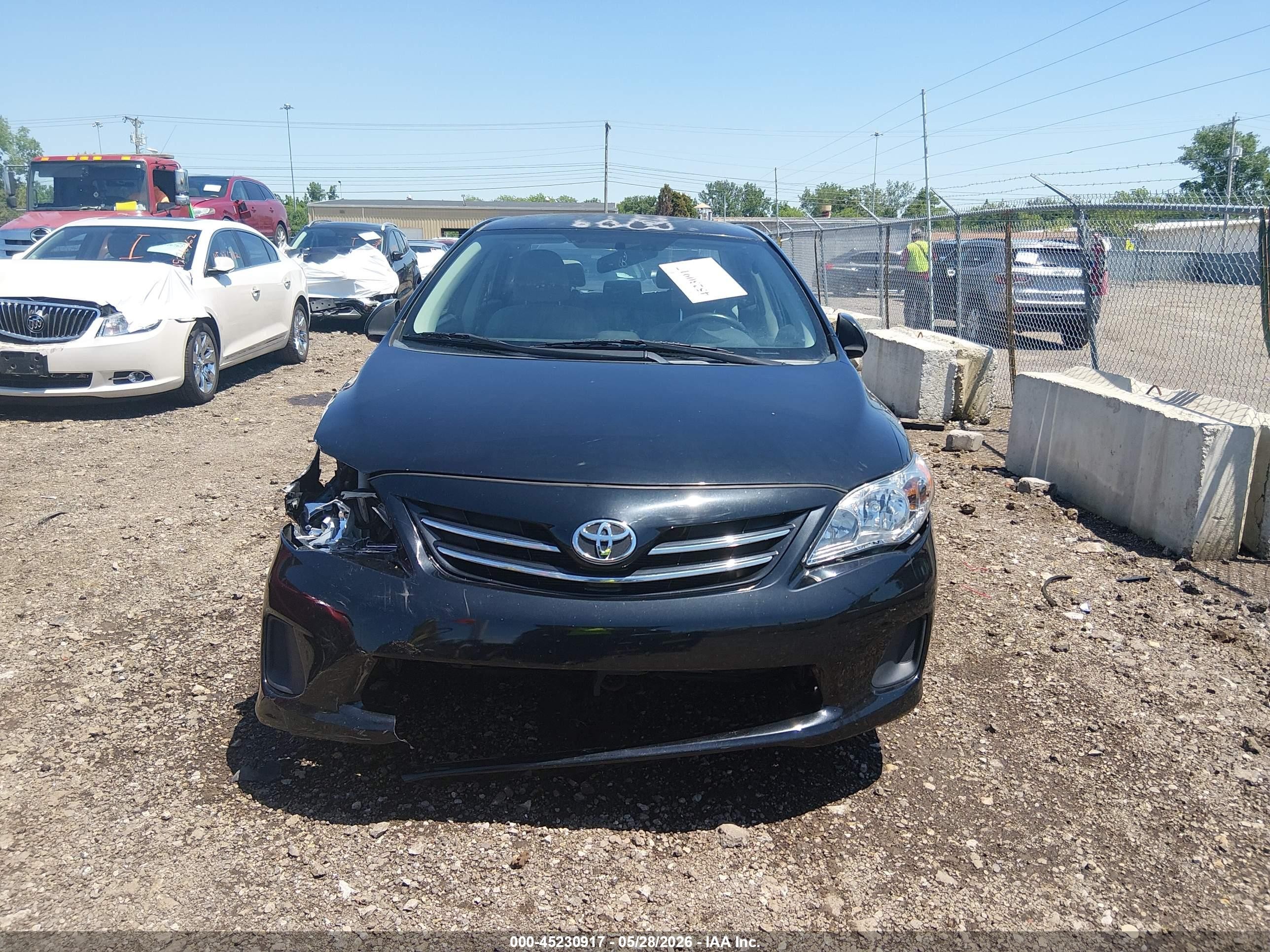 2013 Toyota Corolla Le Black vin: 2T1BU4EE4DC940483