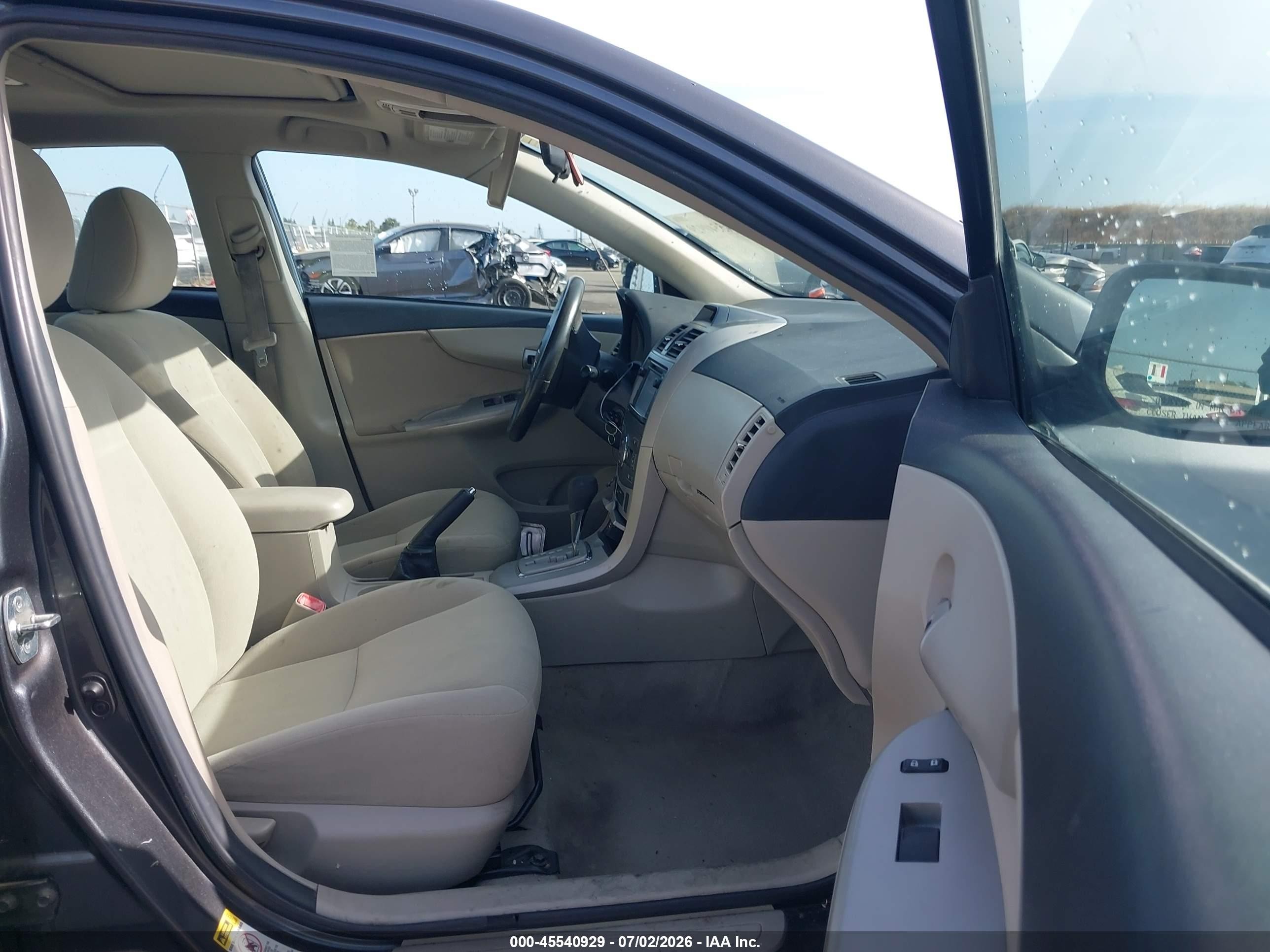 2013 Toyota Corolla Le Серый vin: 2T1BU4EE4DC946395