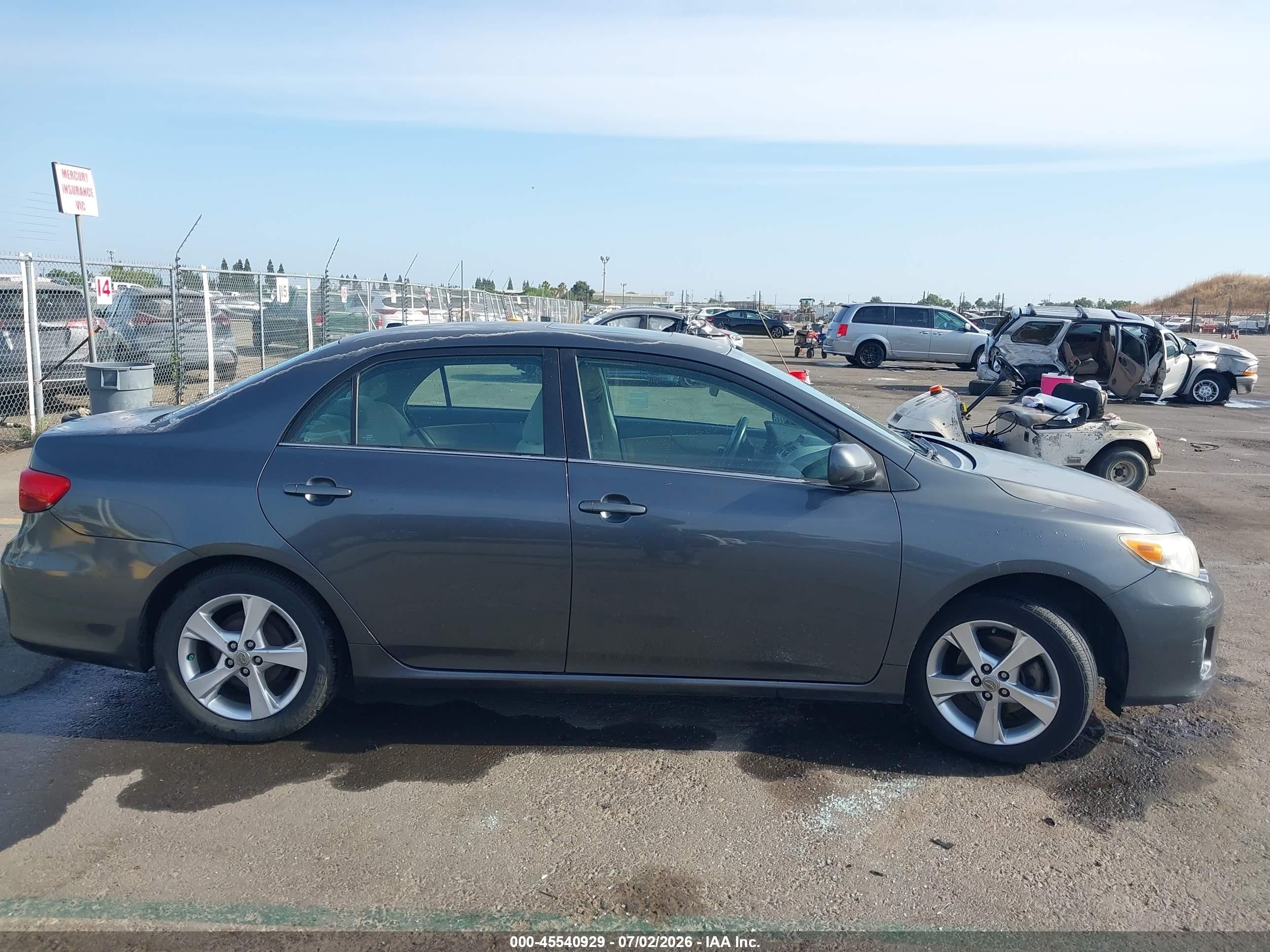 2013 Toyota Corolla Le Серый vin: 2T1BU4EE4DC946395