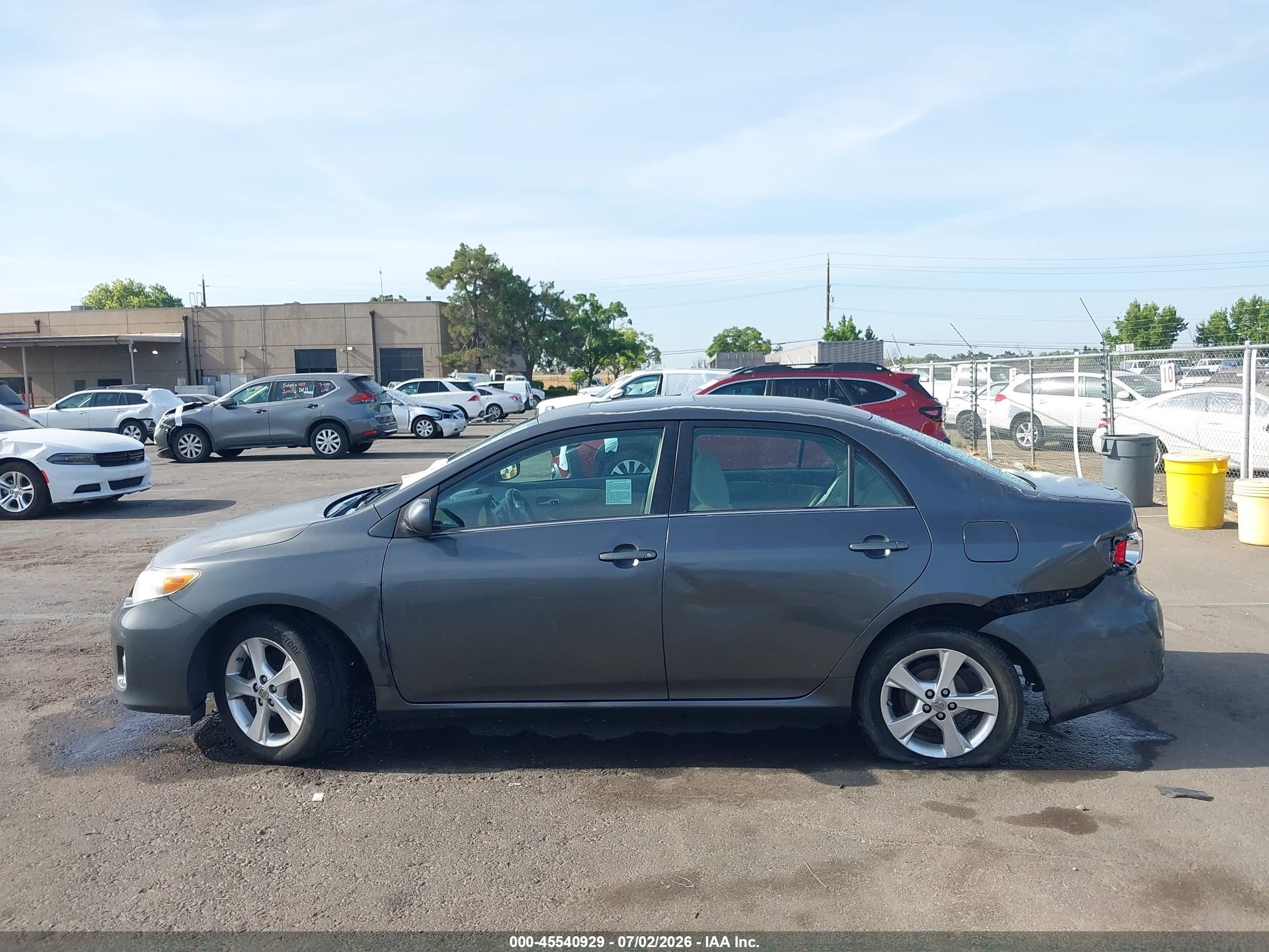 2013 Toyota Corolla Le Серый vin: 2T1BU4EE4DC946395