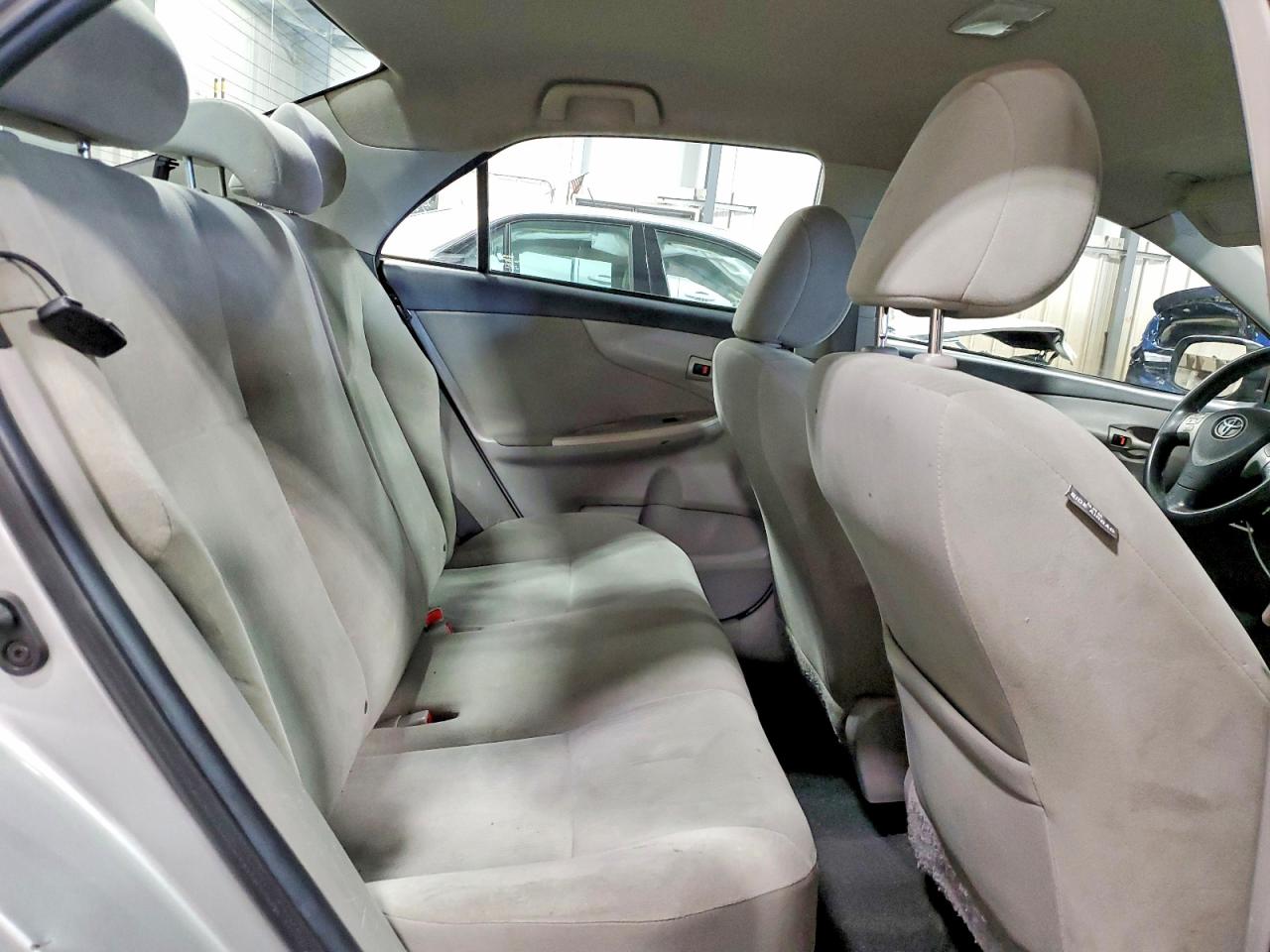 2013 Toyota Corolla Le Silver vin: 2T1BU4EE4DC950298