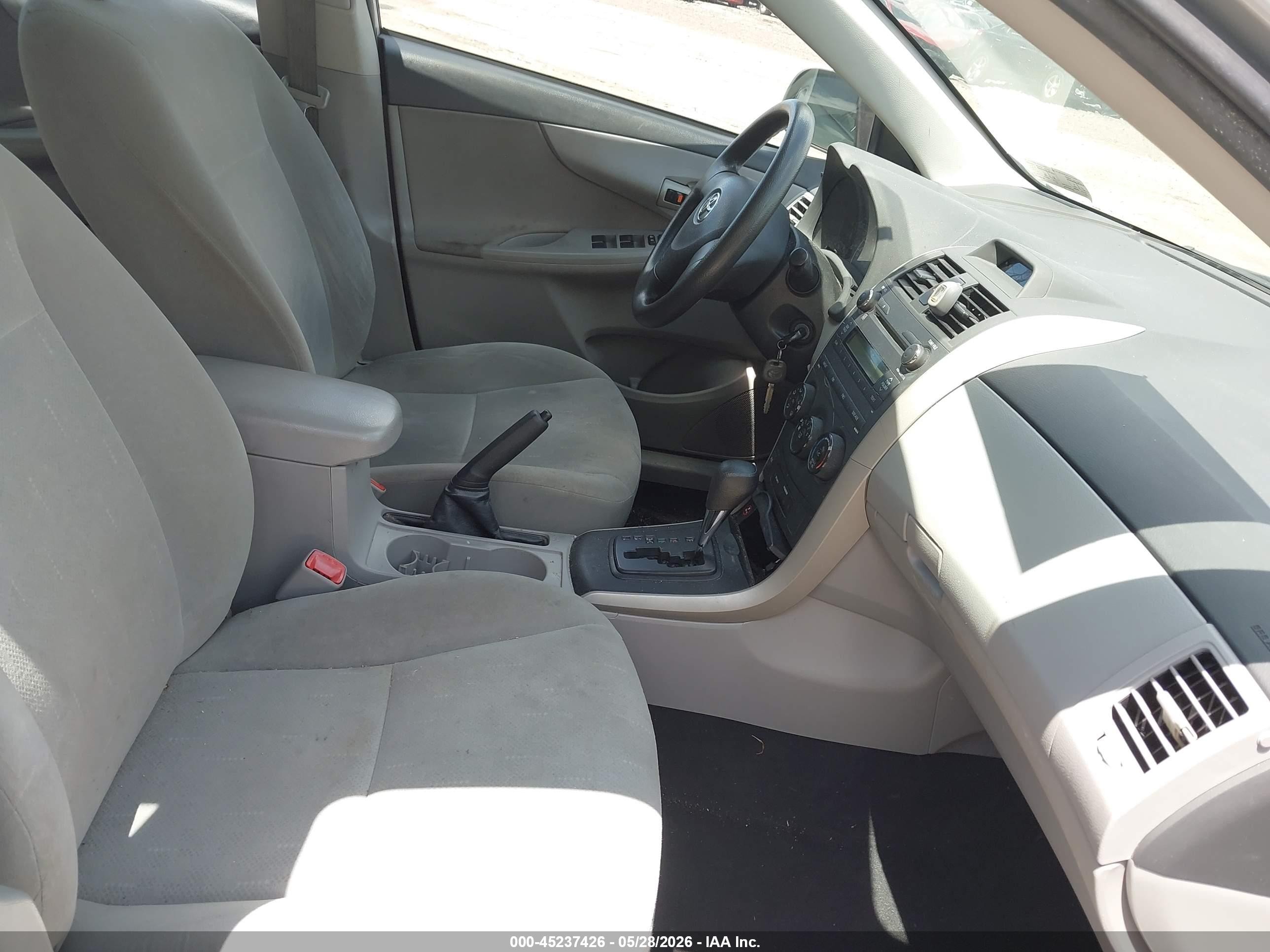 2013 Toyota Corolla L Silver vin: 2T1BU4EE4DC954805