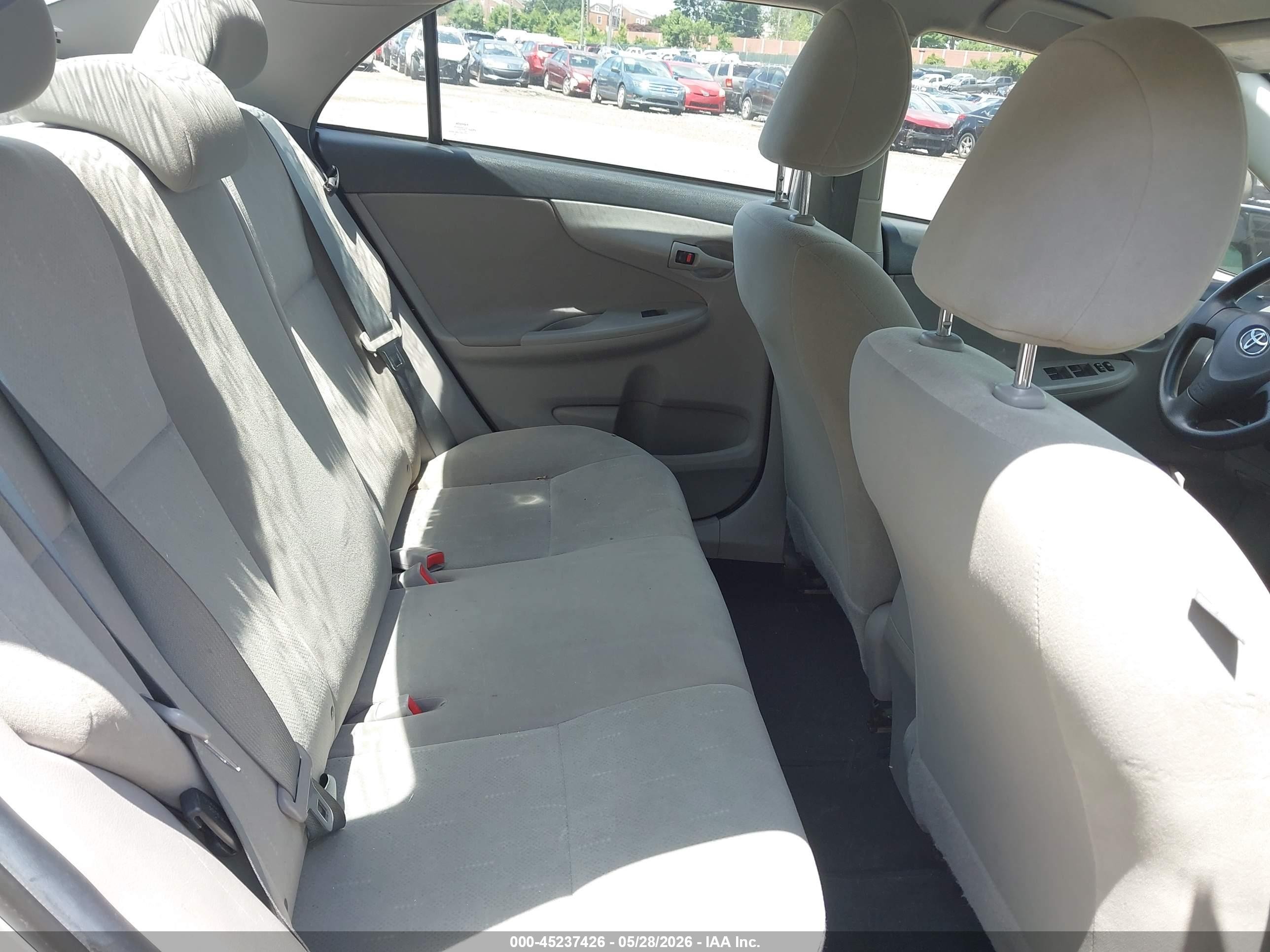 2013 Toyota Corolla L Silver vin: 2T1BU4EE4DC954805