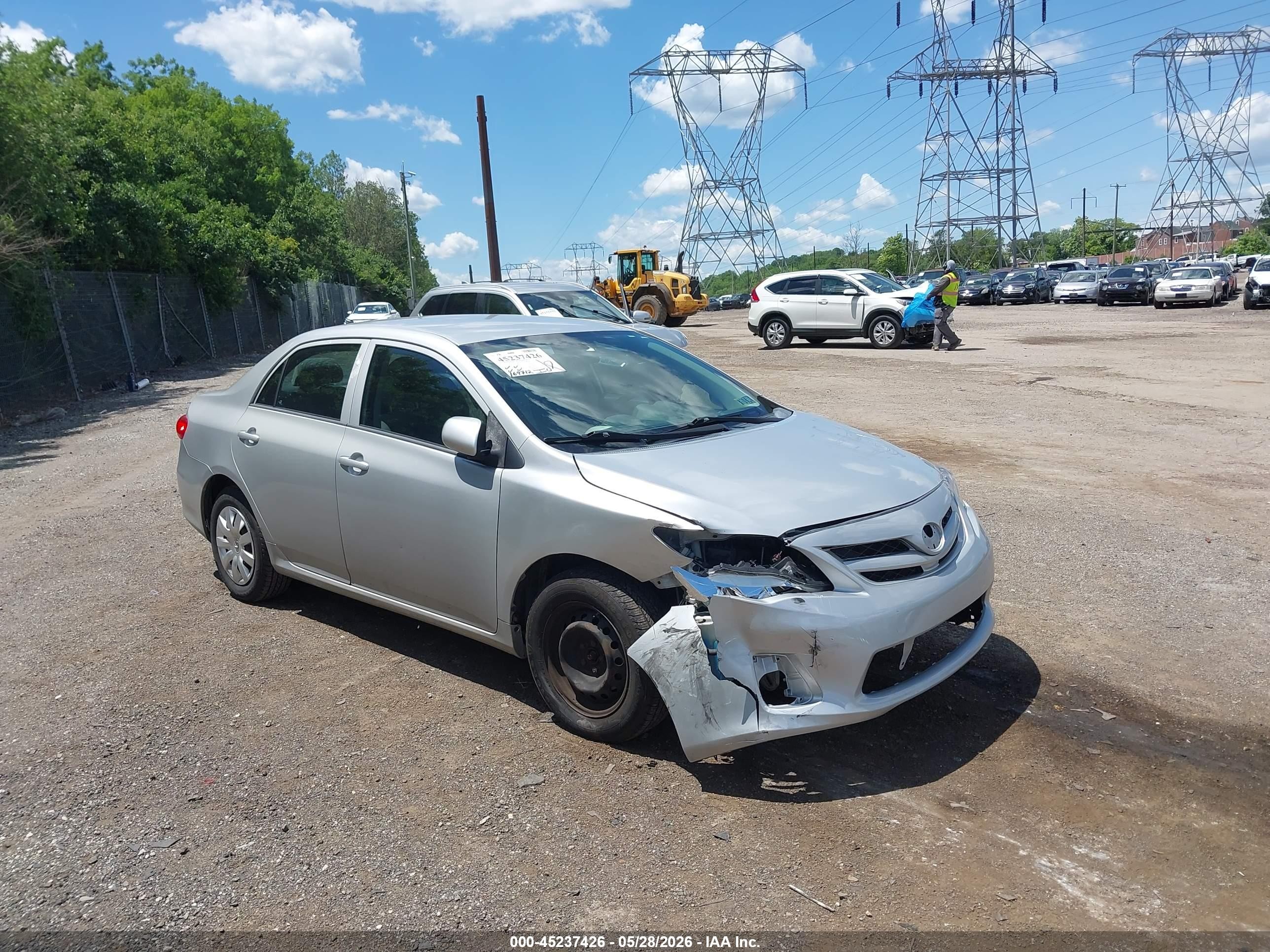 2013 Toyota Corolla L Silver vin: 2T1BU4EE4DC954805