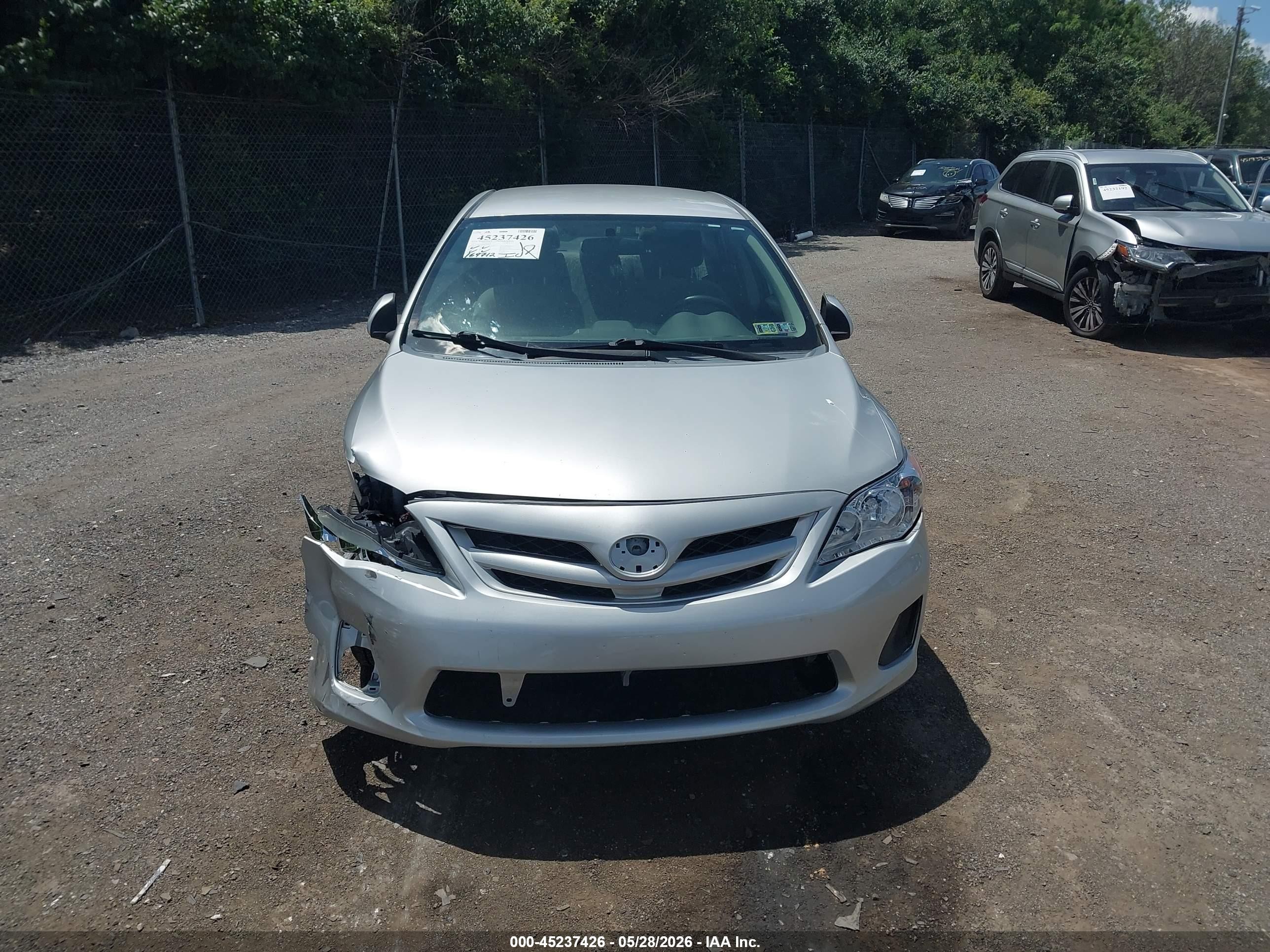 2013 Toyota Corolla L Silver vin: 2T1BU4EE4DC954805