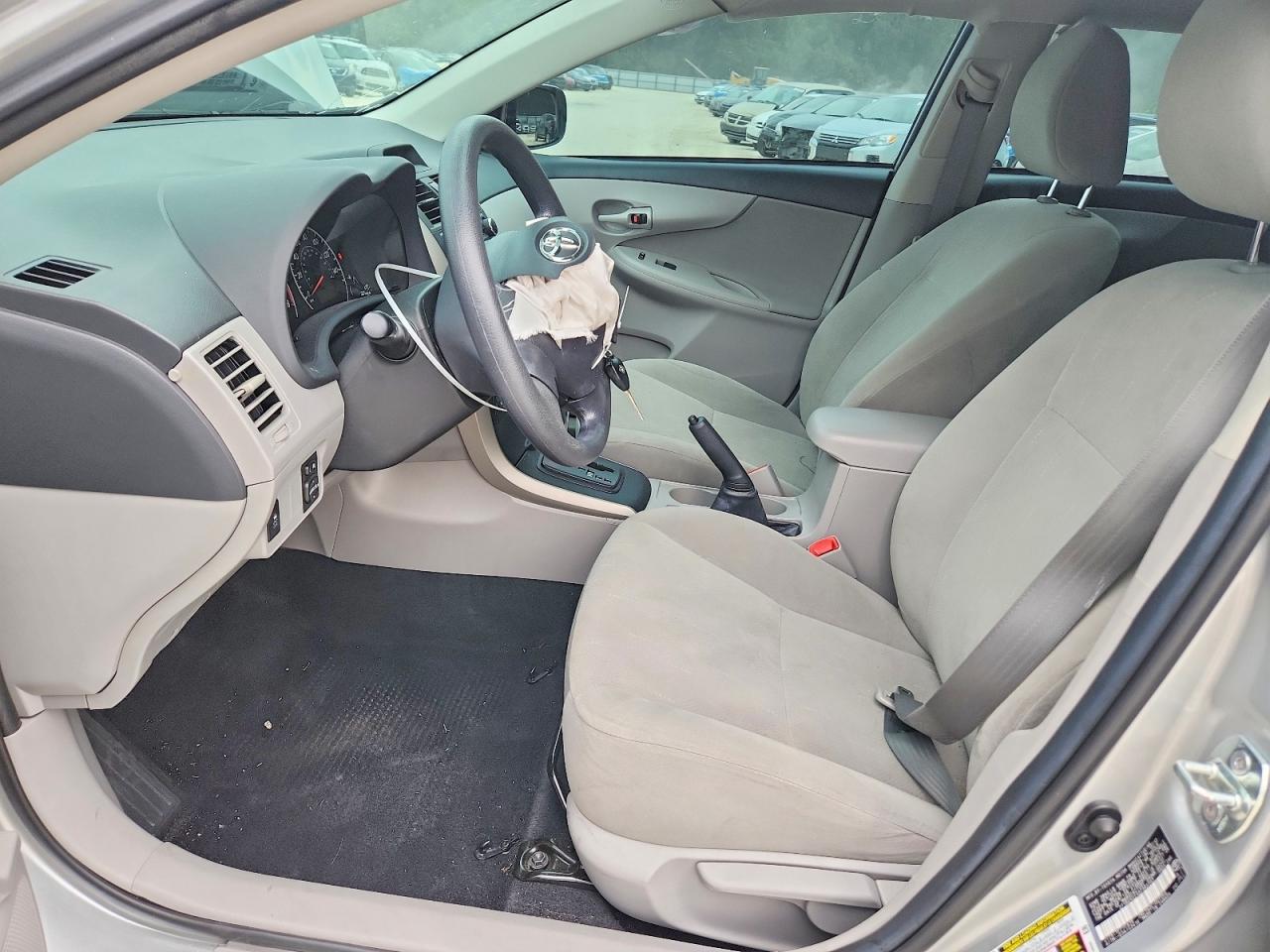 2013 Toyota Corolla L Silver vin: 2T1BU4EE4DC960393